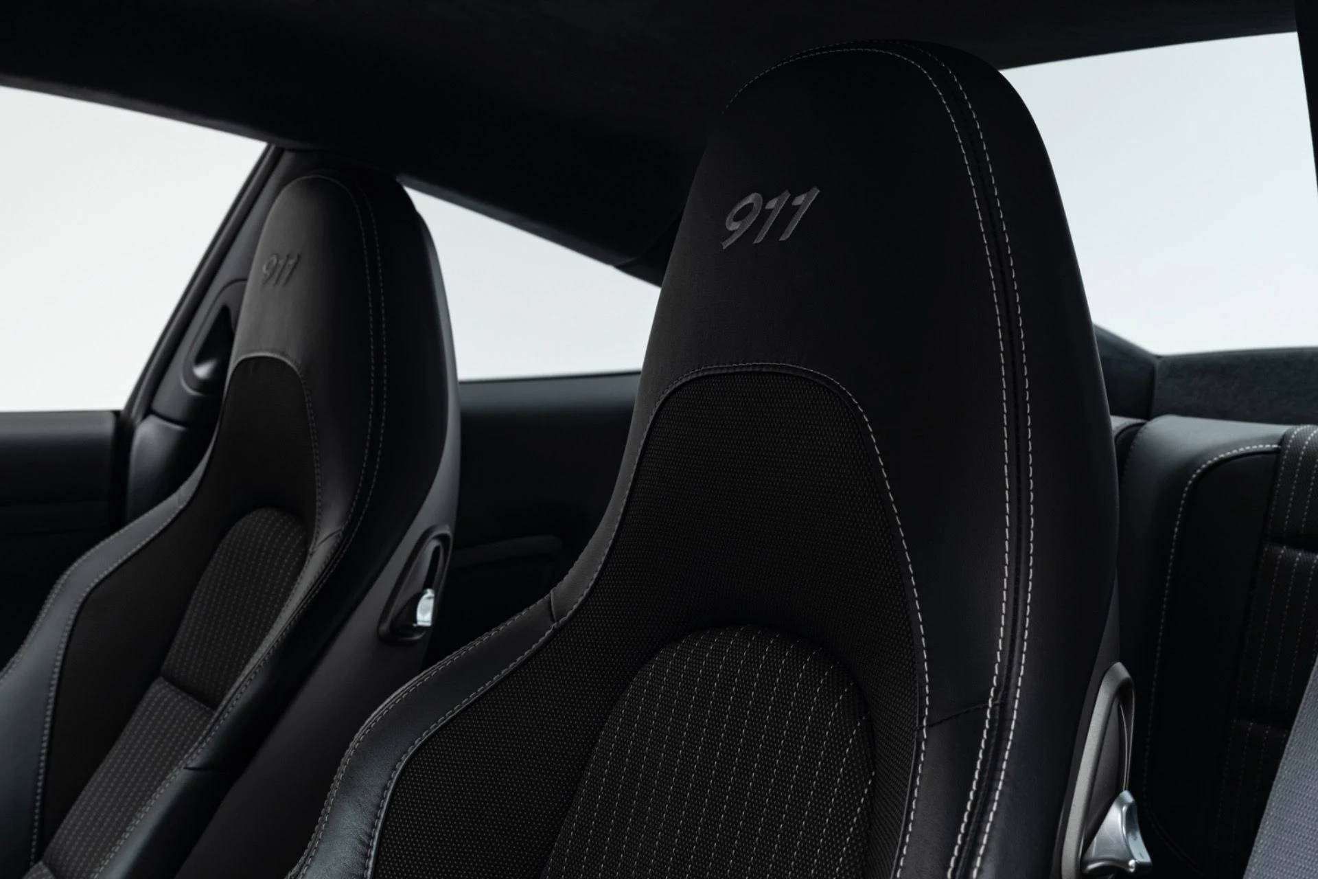 mph012_3905660947_Used_2018_Porsche_911_Carrera_T_1777581975_417a542dde