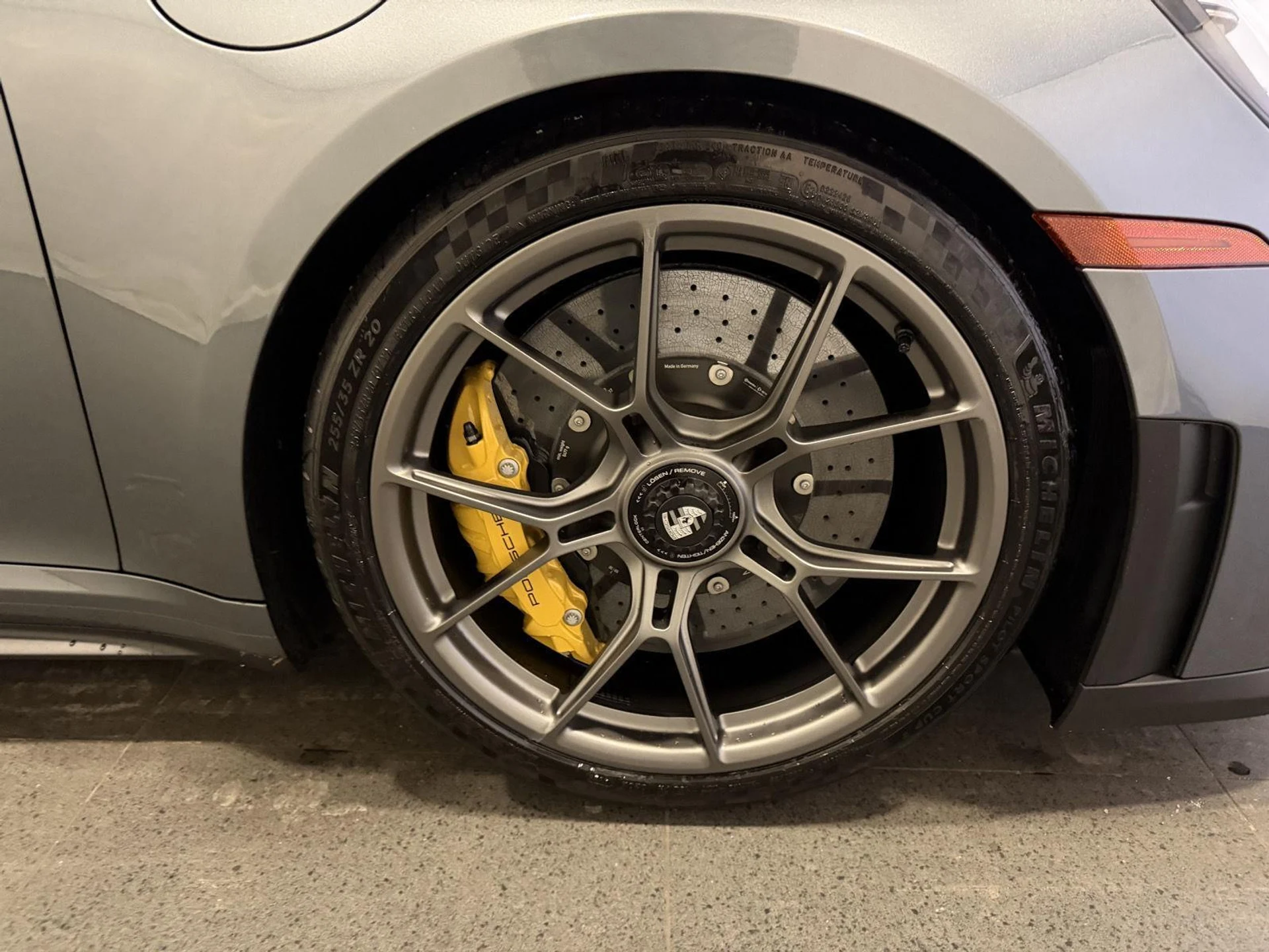 mph012_3906230801_fe121ac422559779750eca260f231527x_be49737aa8