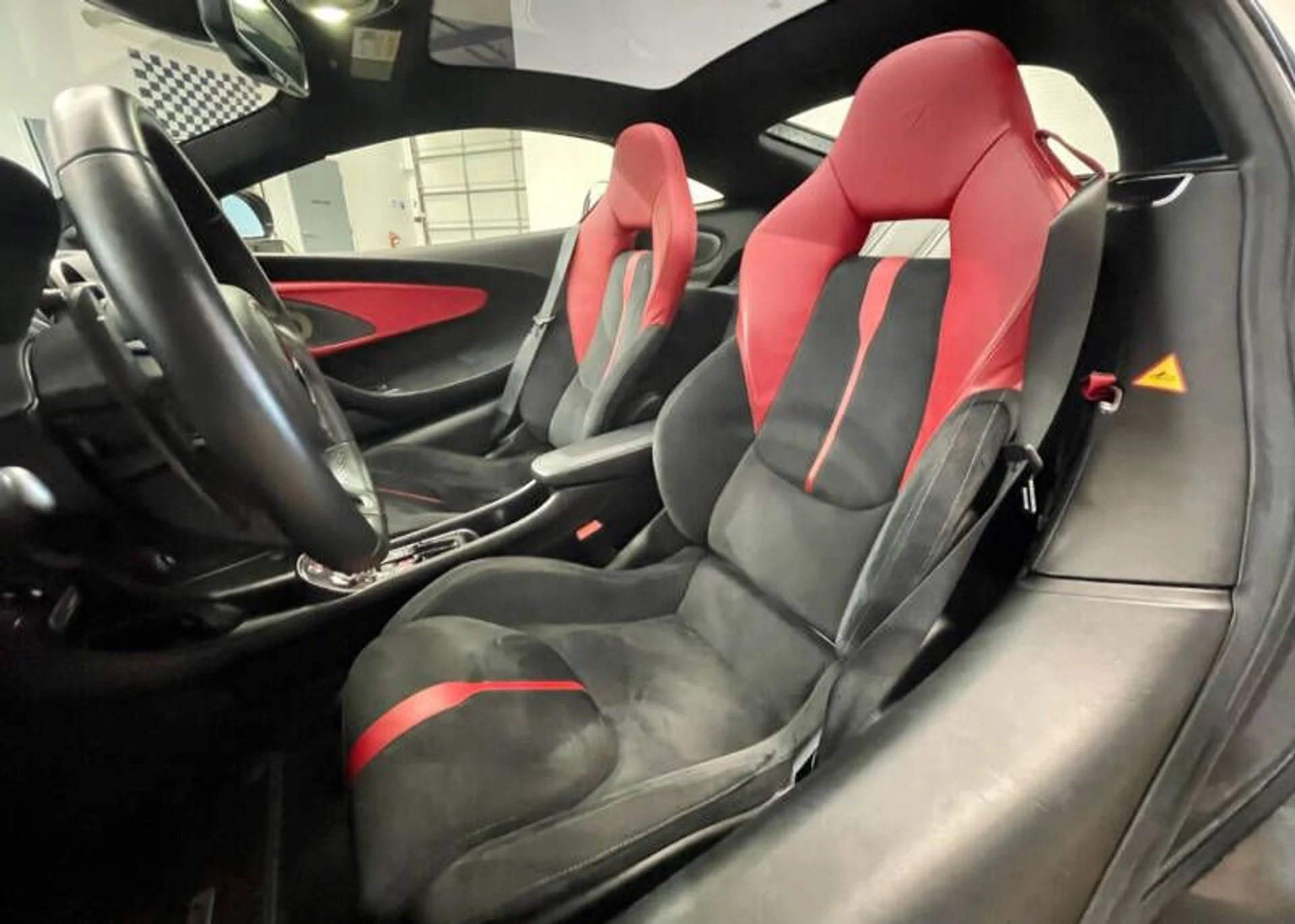 mph012_3907044095_2017_mclaren_570gt_base_2dr_coupe_d062bfd722