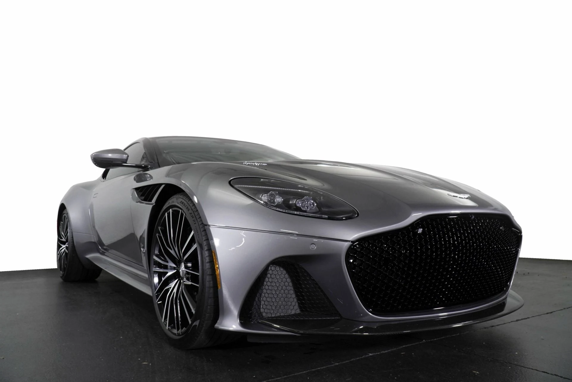 mph012_3919413132_Used_2020_Aston_Martin_DBS_Superleggera_1767029161_da52816d5e