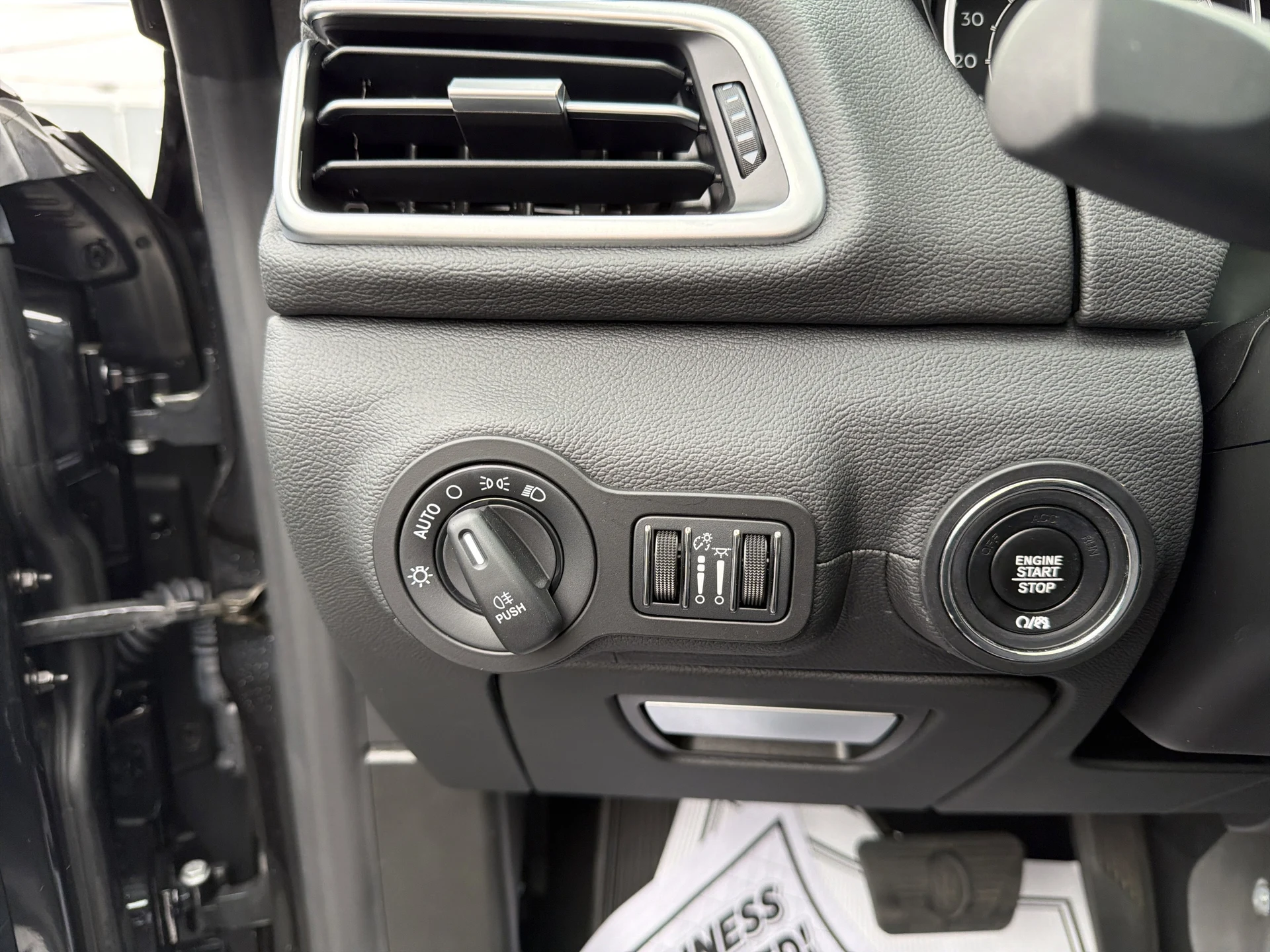 mph012_393273309_13_5af6b0228c