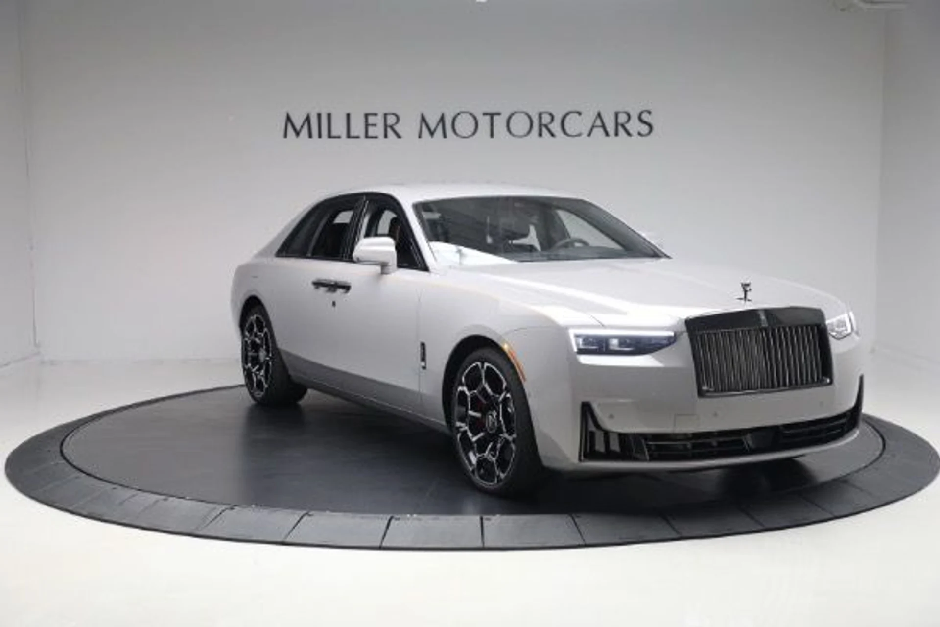 mph012_3932915543_New_2025_Rolls_Royce_Black_Badge_Ghost_46360ed0c3