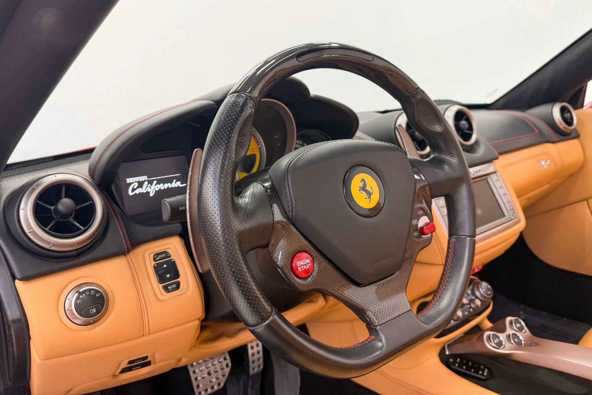 mph012_3938757047_Used_2014_Ferrari_California_Daytona_Seats_490_Horsepower_Carbon_Fiber_Steering_Wheel_w_LE_Ds_1783362230_aeacc7c069