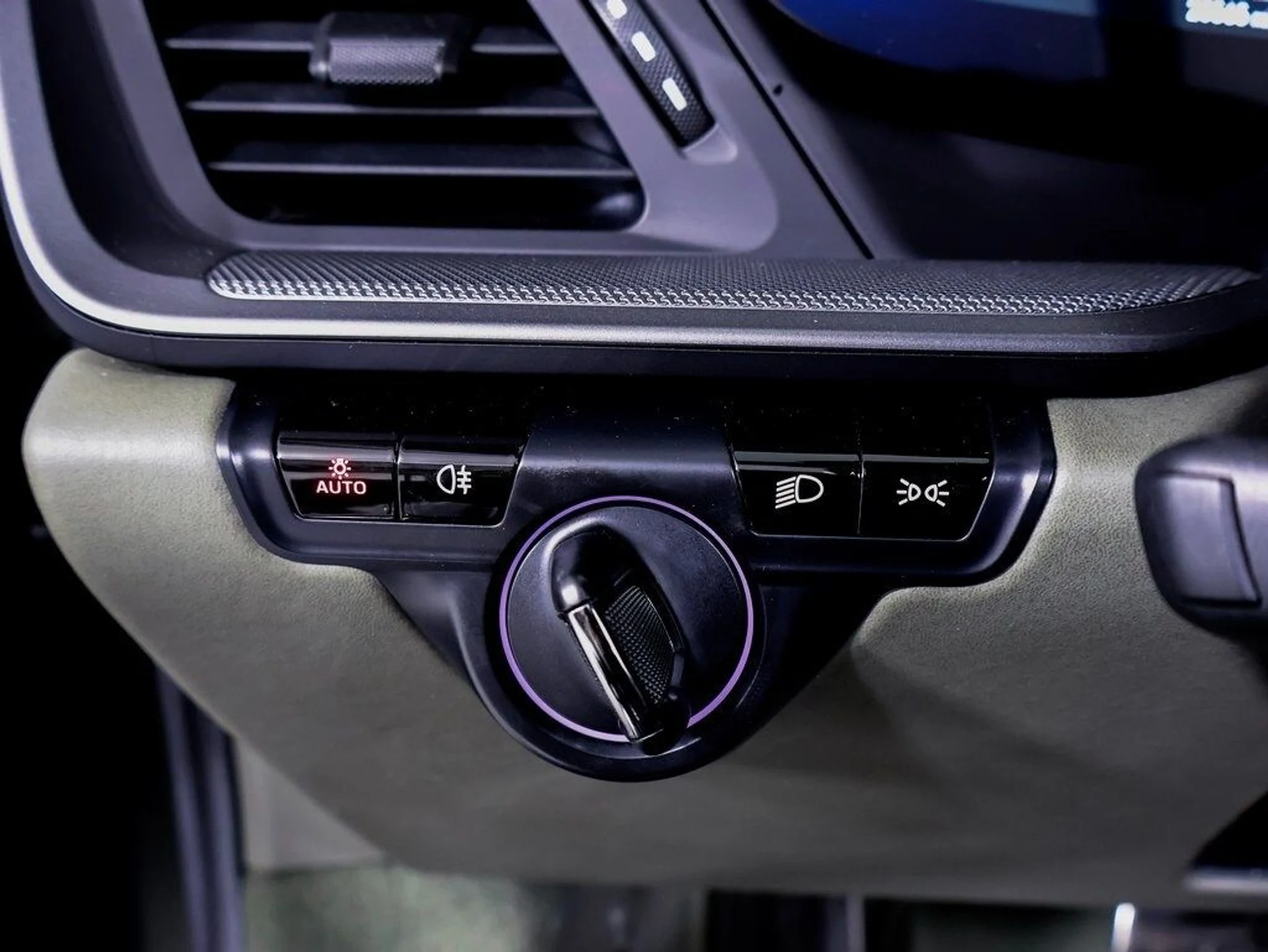 mph012_394062545_16ea04c7d9d9ab667d0231dca615a0dex_638f558159