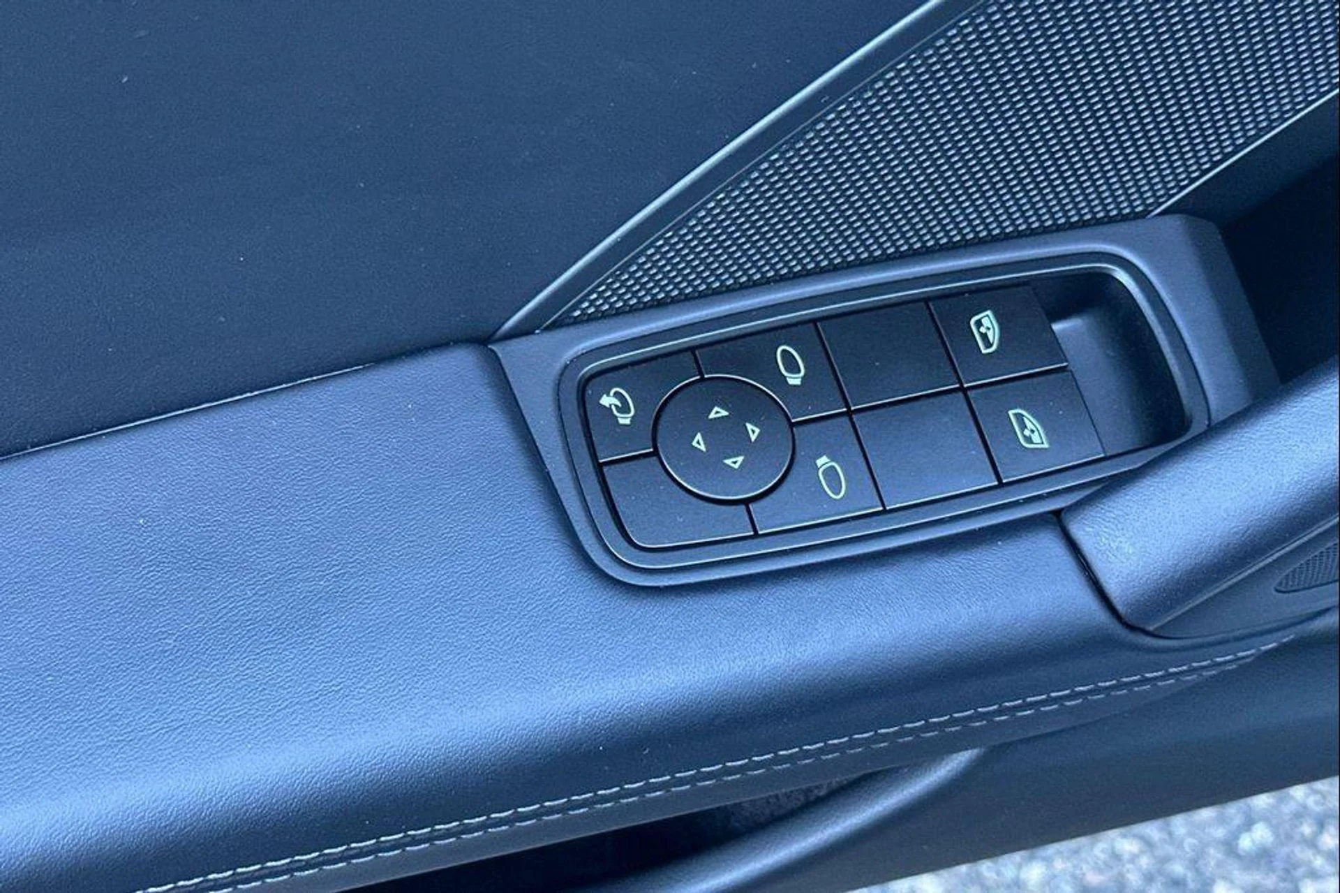 mph012_3943044512_xg_I8go_KM_Ip_Ik3_Qq_Ir_VGK_Wu_Yz_Yjc_bd2c79f0f6