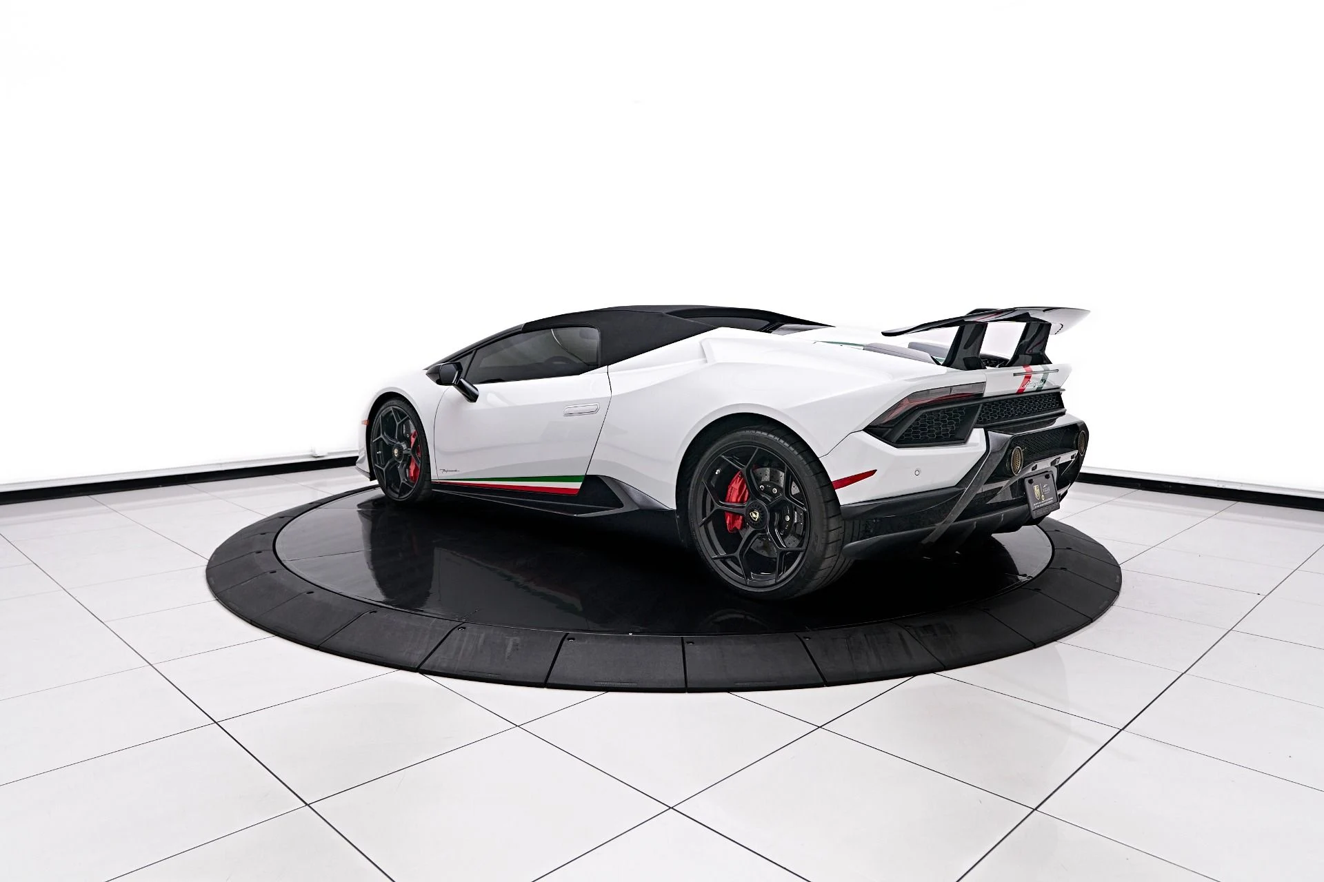 mph012_3950875252_Used_2018_Lamborghini_Huracan_Performante_1754074926_6b3776a963