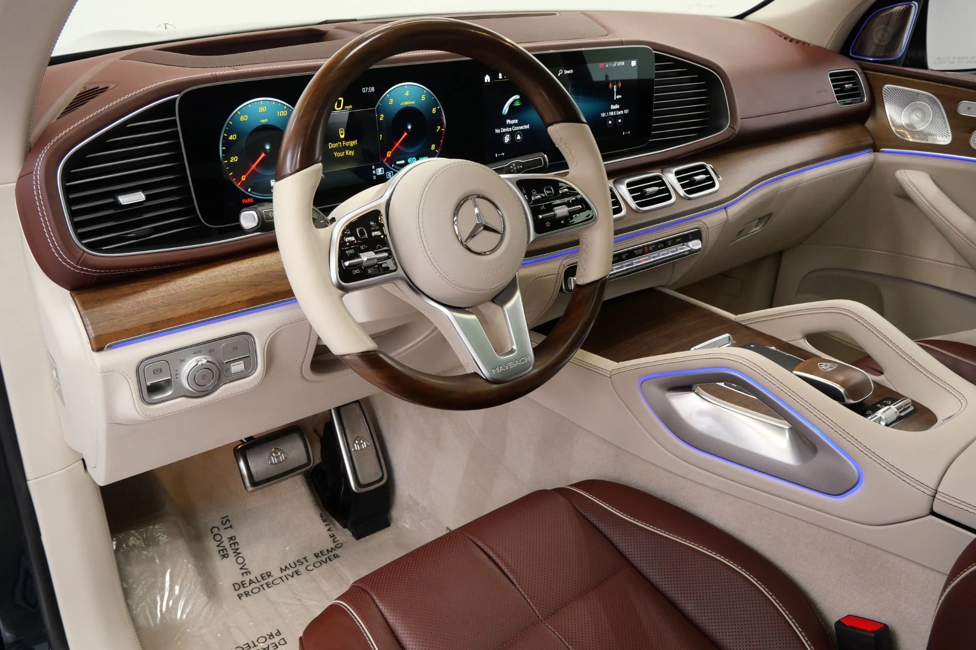 mph012_3950878165_Used_2022_Mercedes_Benz_Maybach_GLS_600_4_MATIC_Beautiful_Colors_Four_Seat_Configuration_Walnut_Trim_1776795080_88273c01db