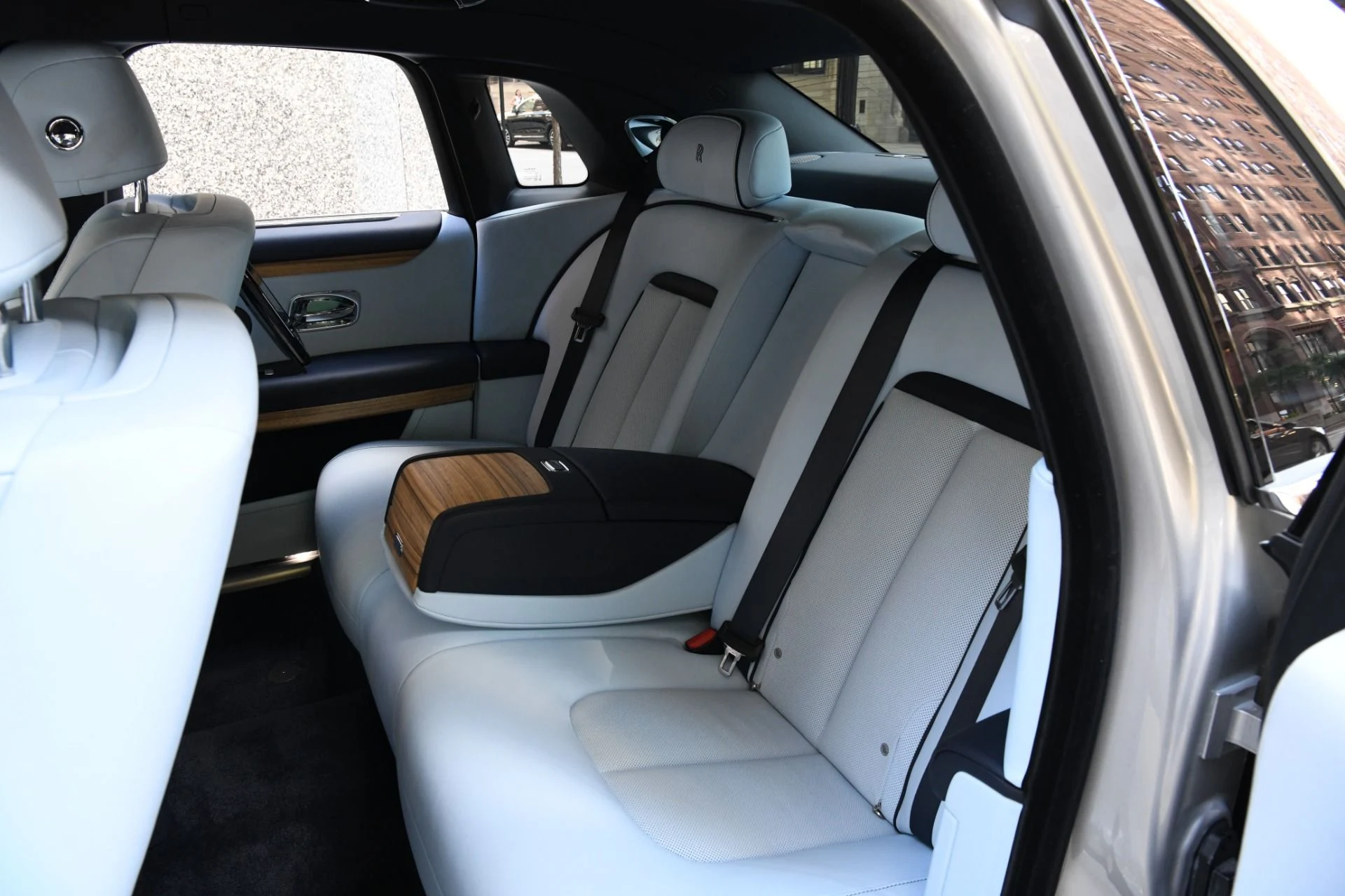 mph012_3952002819_9517_p14_l_0e1e50ab9e