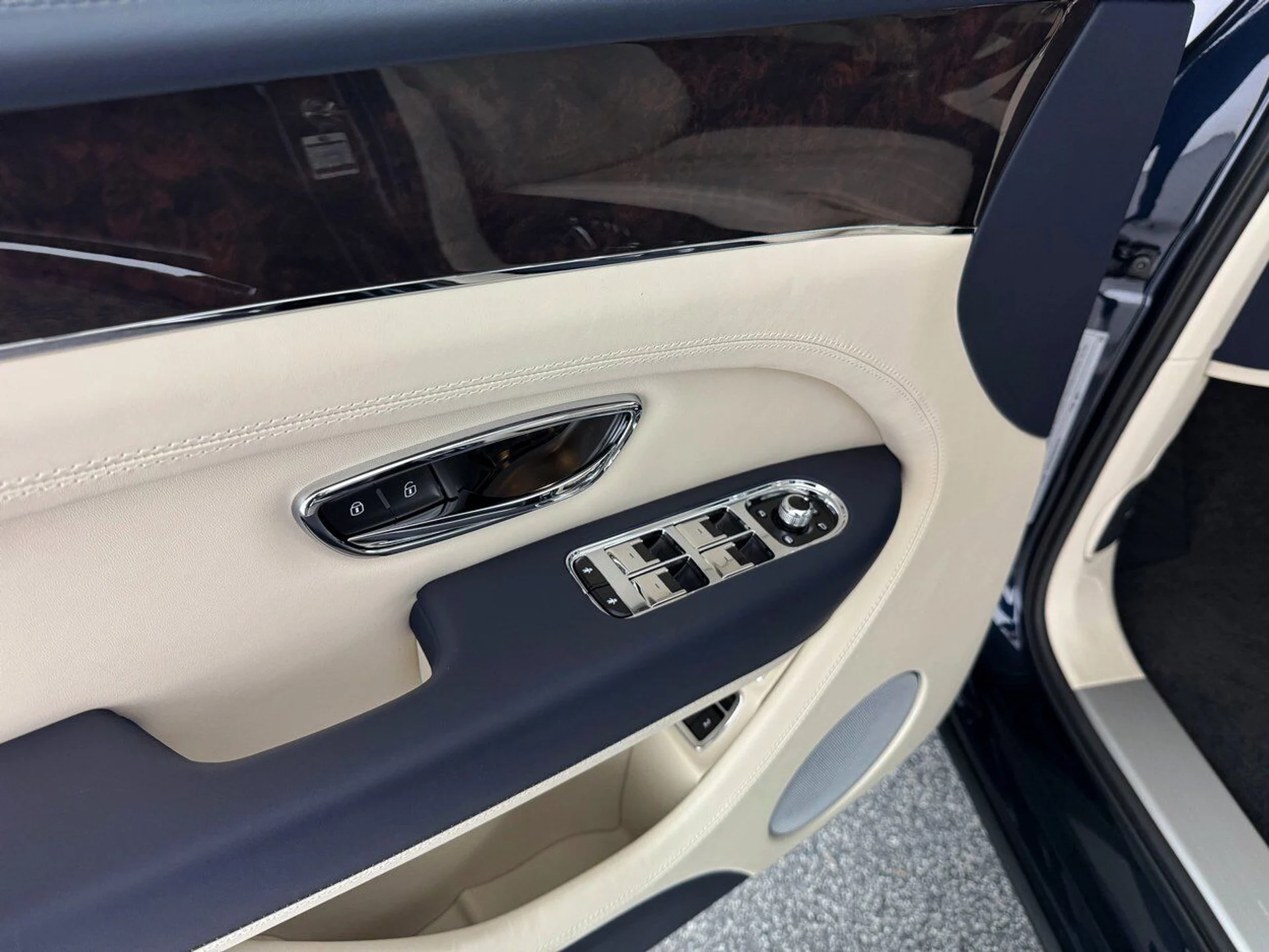 mph012_3954679876_29a428d306d638a27690285aebba071a_3a88c209d2