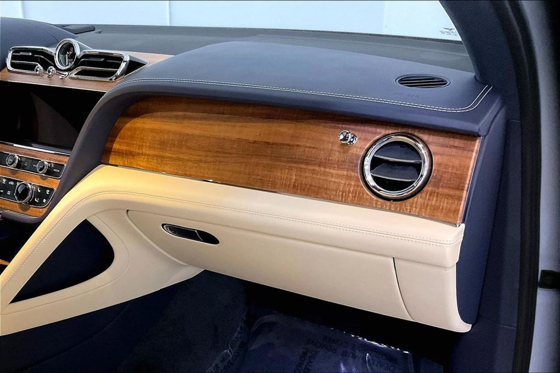 mph012_3961177773_fc1282880d9652c0b3953057468076f0x_63b96780d8