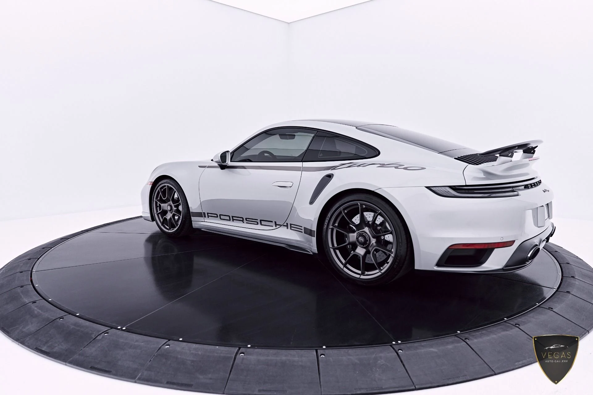 mph012_3977374545_Used_2025_Porsche_911_Turbo_50_1782521912_9b311fb80a