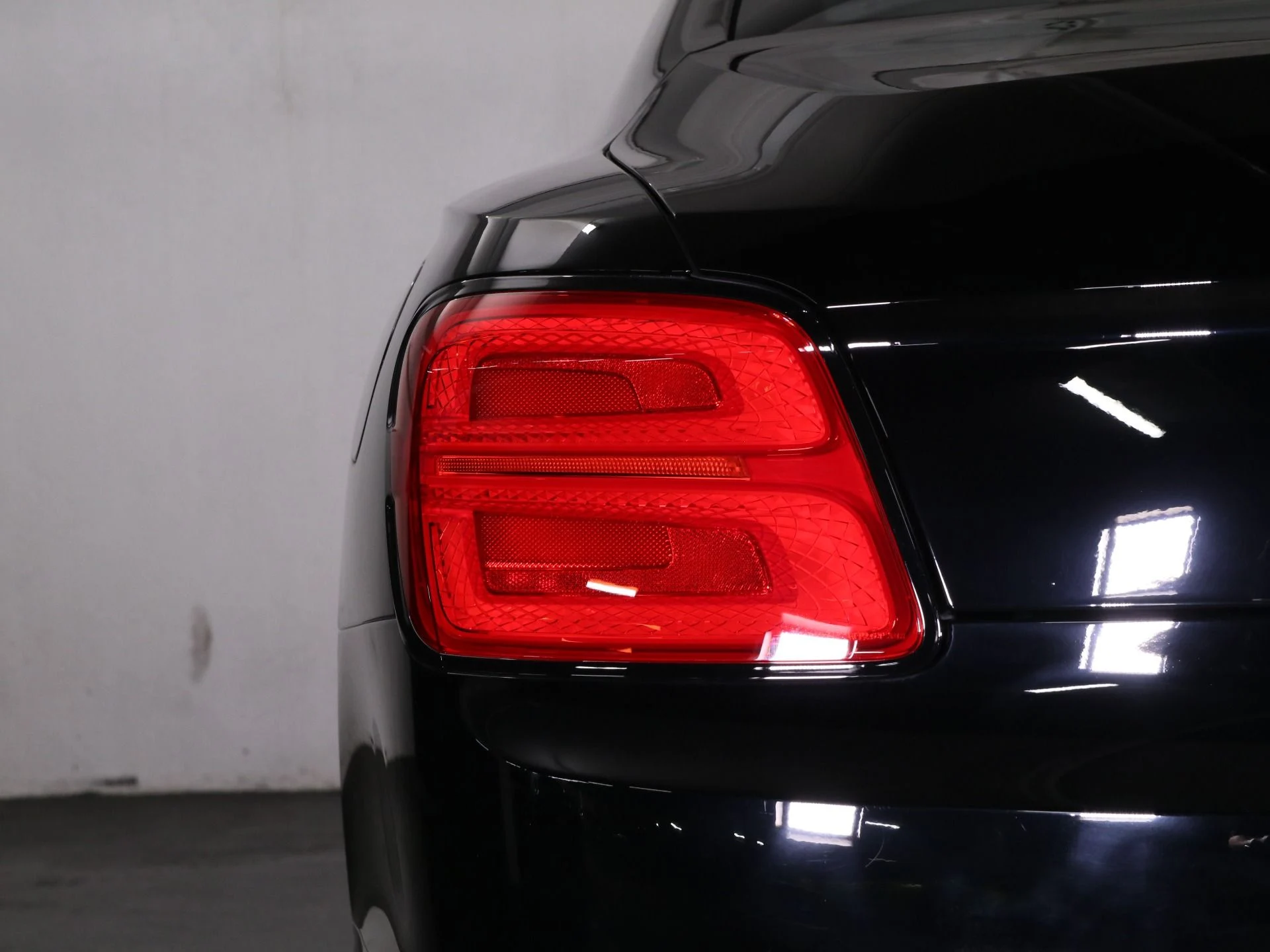 mph012_3982225759_New_2026_Bentley_Flying_Spur_Azure_1759158492_a0a1d55b46