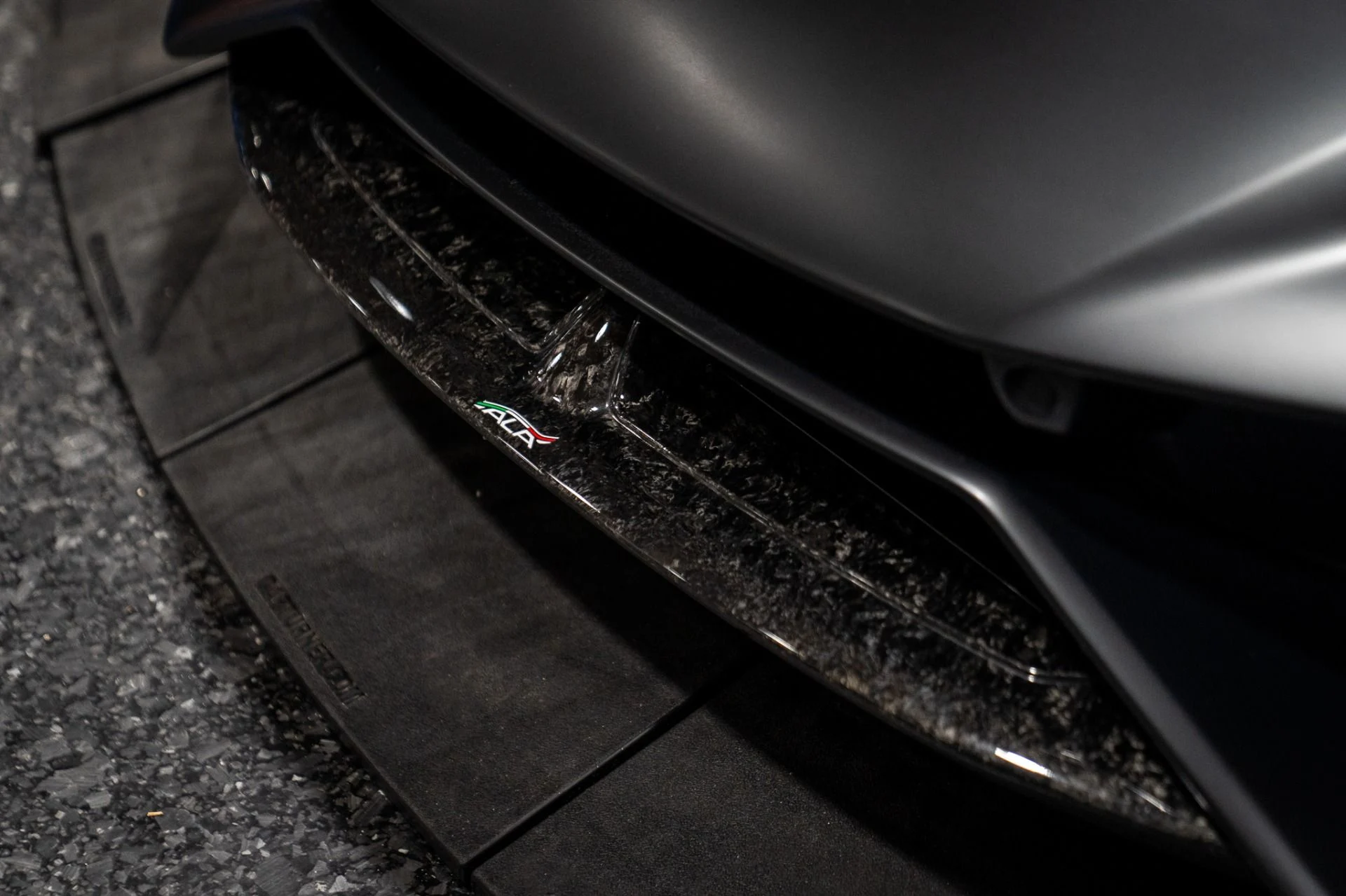 mph012_3984659497_Used_2018_Lamborghini_Huracan_LP_640_4_Performante_Ad_Personam_Paint_and_Interior_Massive_Sticker_1769178126_2f60702e1c