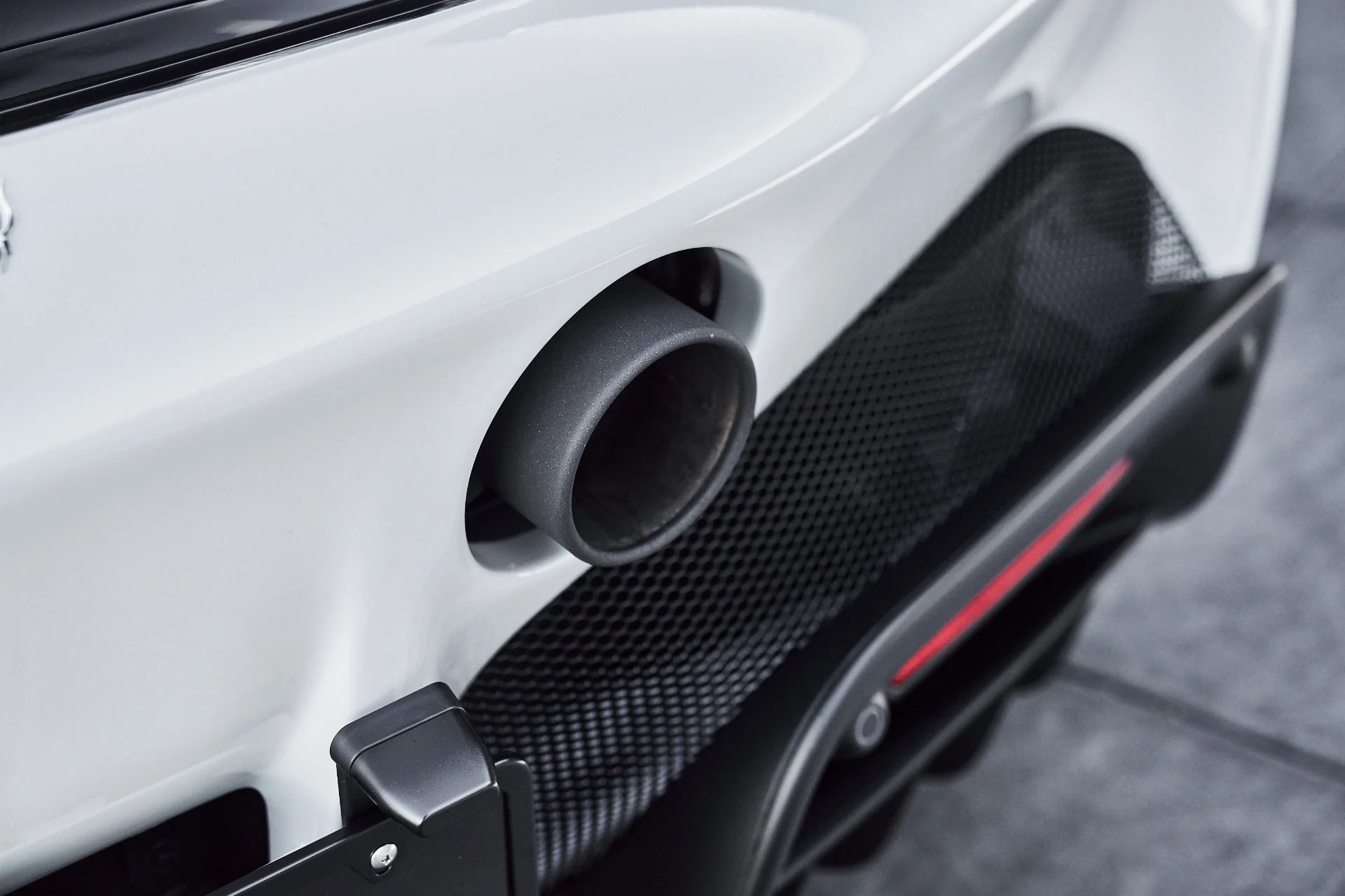 mph012_3994591176_Used_2025_Ferrari_SF_90_Spider_Base_1776876545_1f5c4a6659