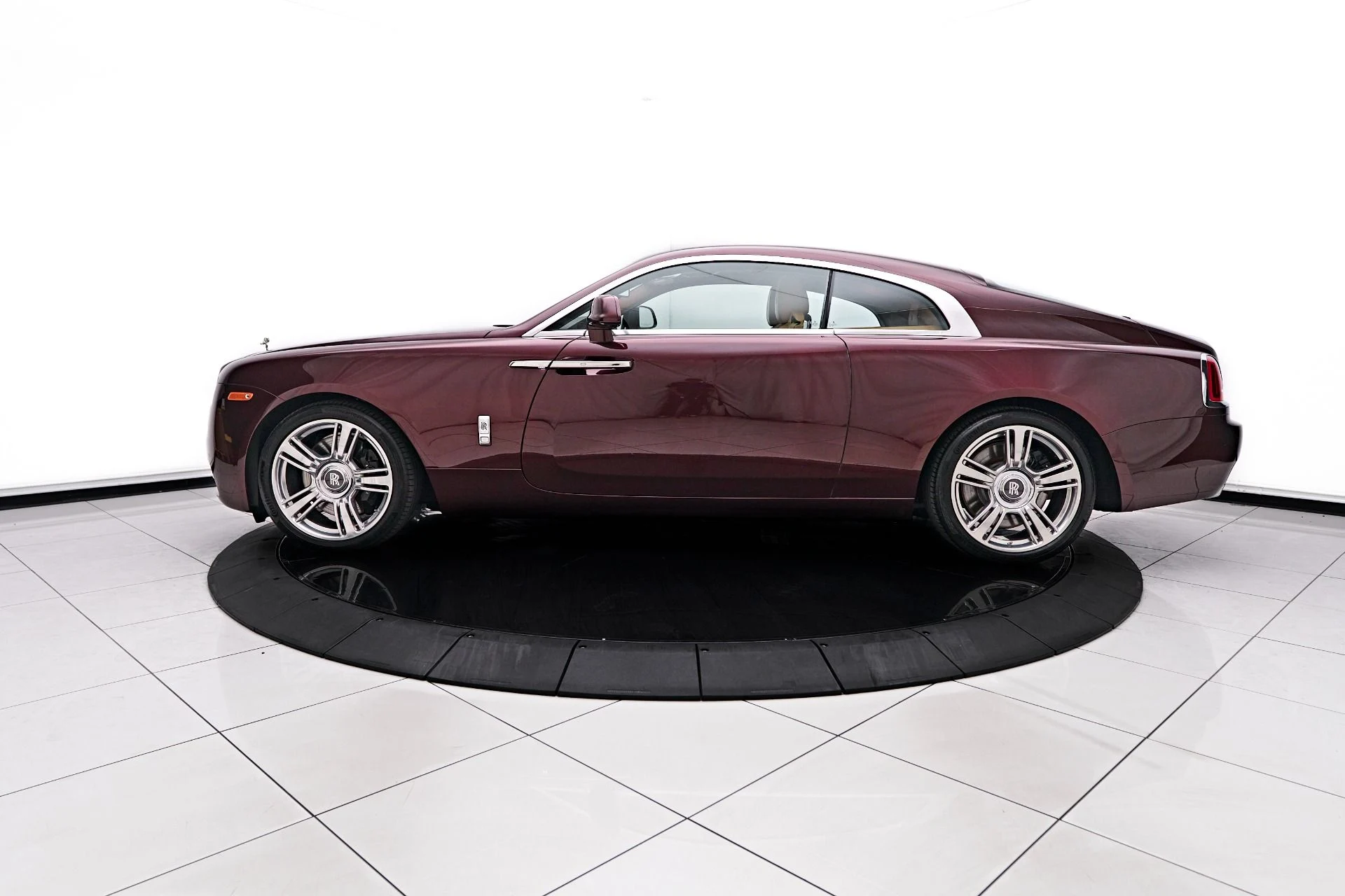 mph012_3999806775_Used_2015_Rolls_Royce_Wraith_Base_1757113584_3c5825f099