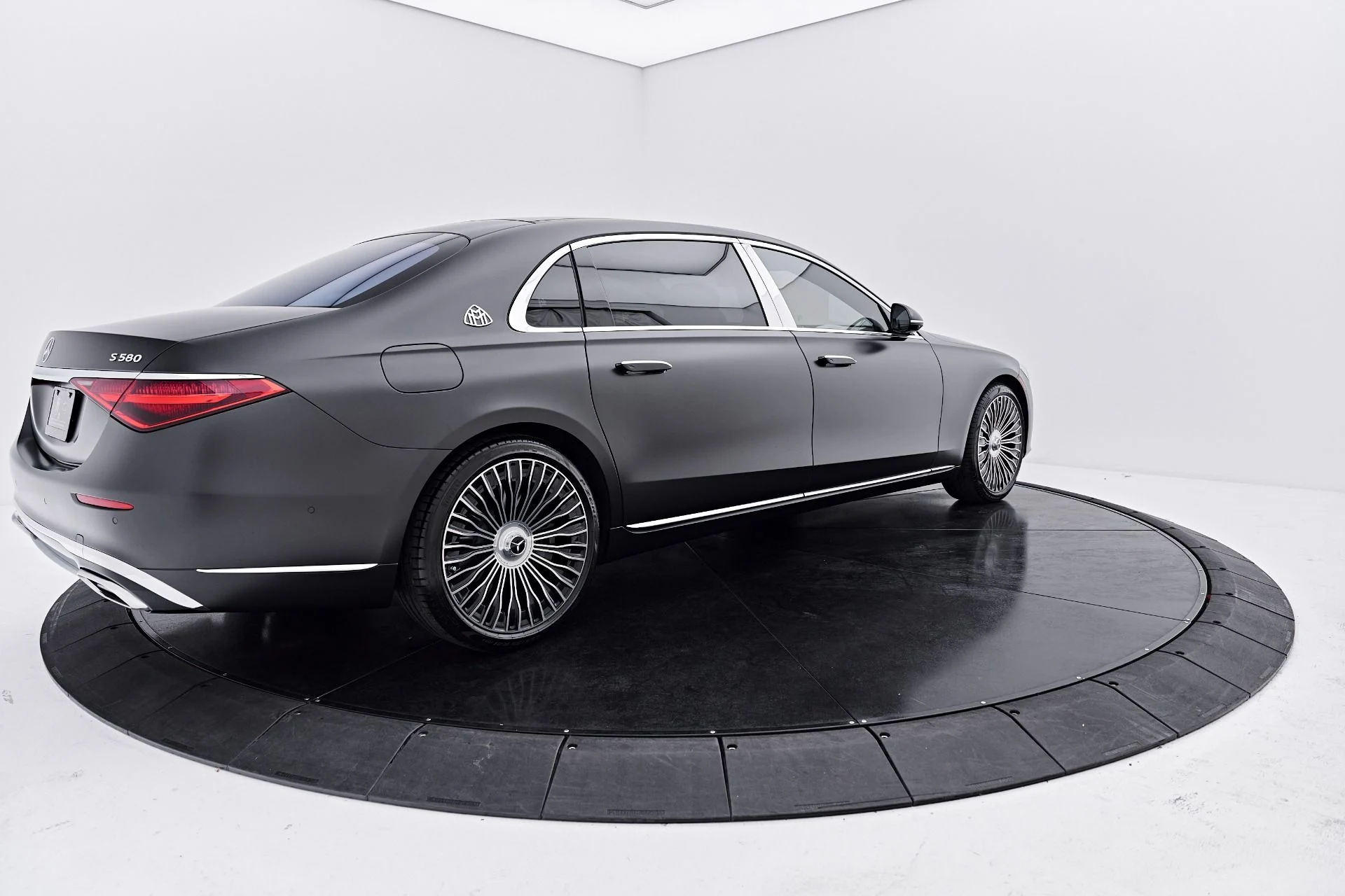 mph012_400038375_Used_2026_Mercedes_Benz_S_Class_Maybach_S_580_1790467883_d773661a79