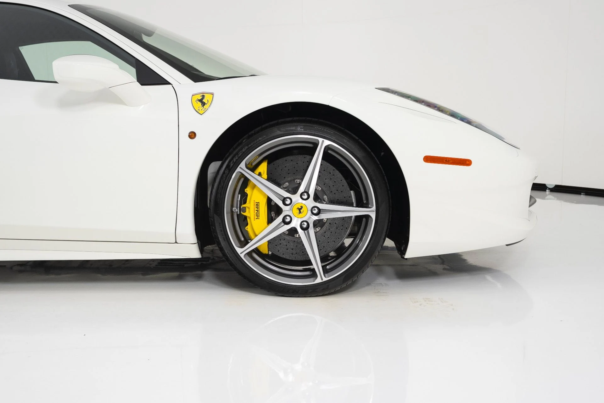 mph012_400591610_Used_2015_Ferrari_458_Italia_Coupe_1753415705_8937fcd564