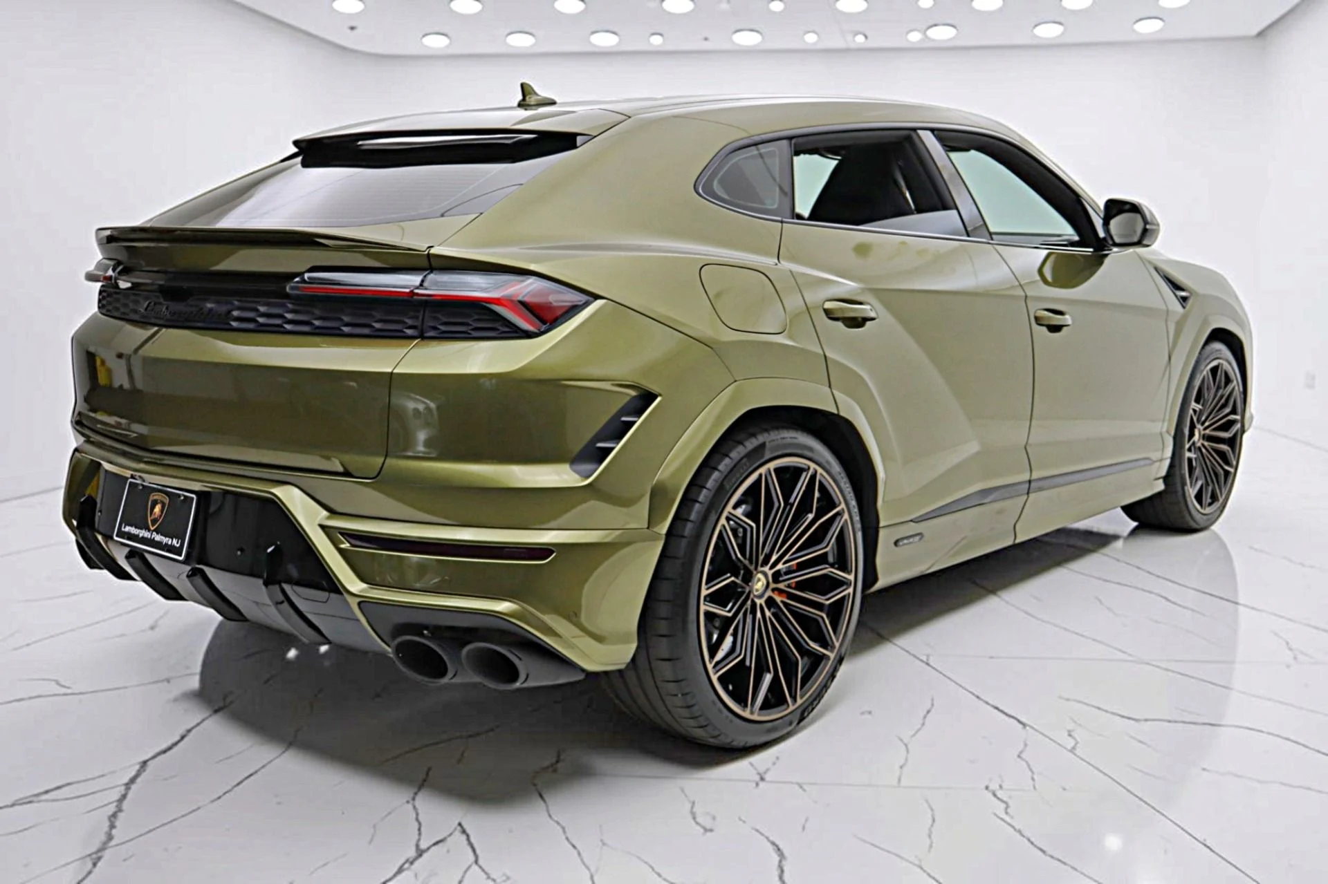mph012_4013693170_Used_2026_Lamborghini_Urus_SE_2f731dffa5