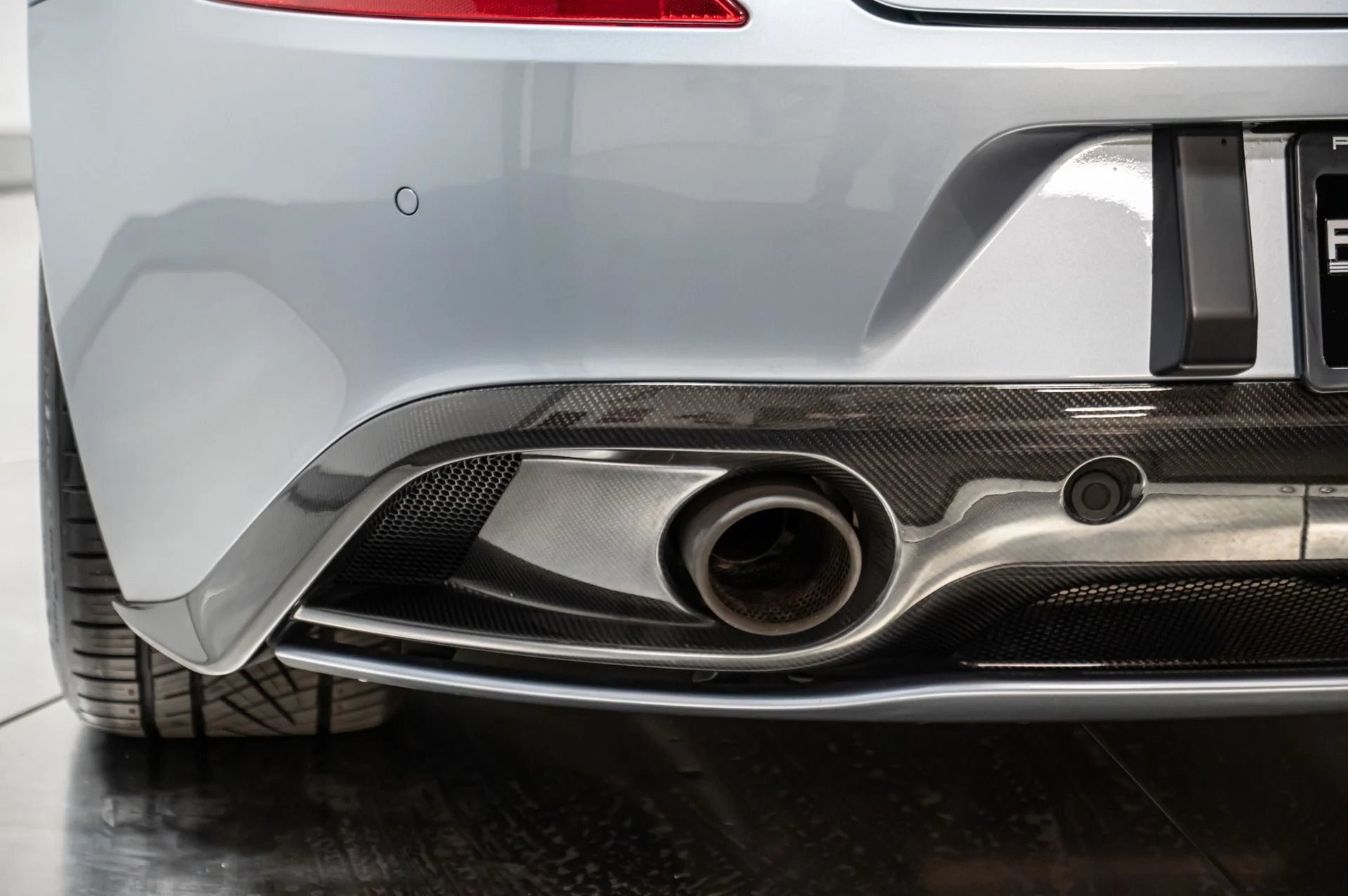 mph012_4018085475_Used_2014_Aston_Martin_Vanquish_V12_1729699077_9130728d6f