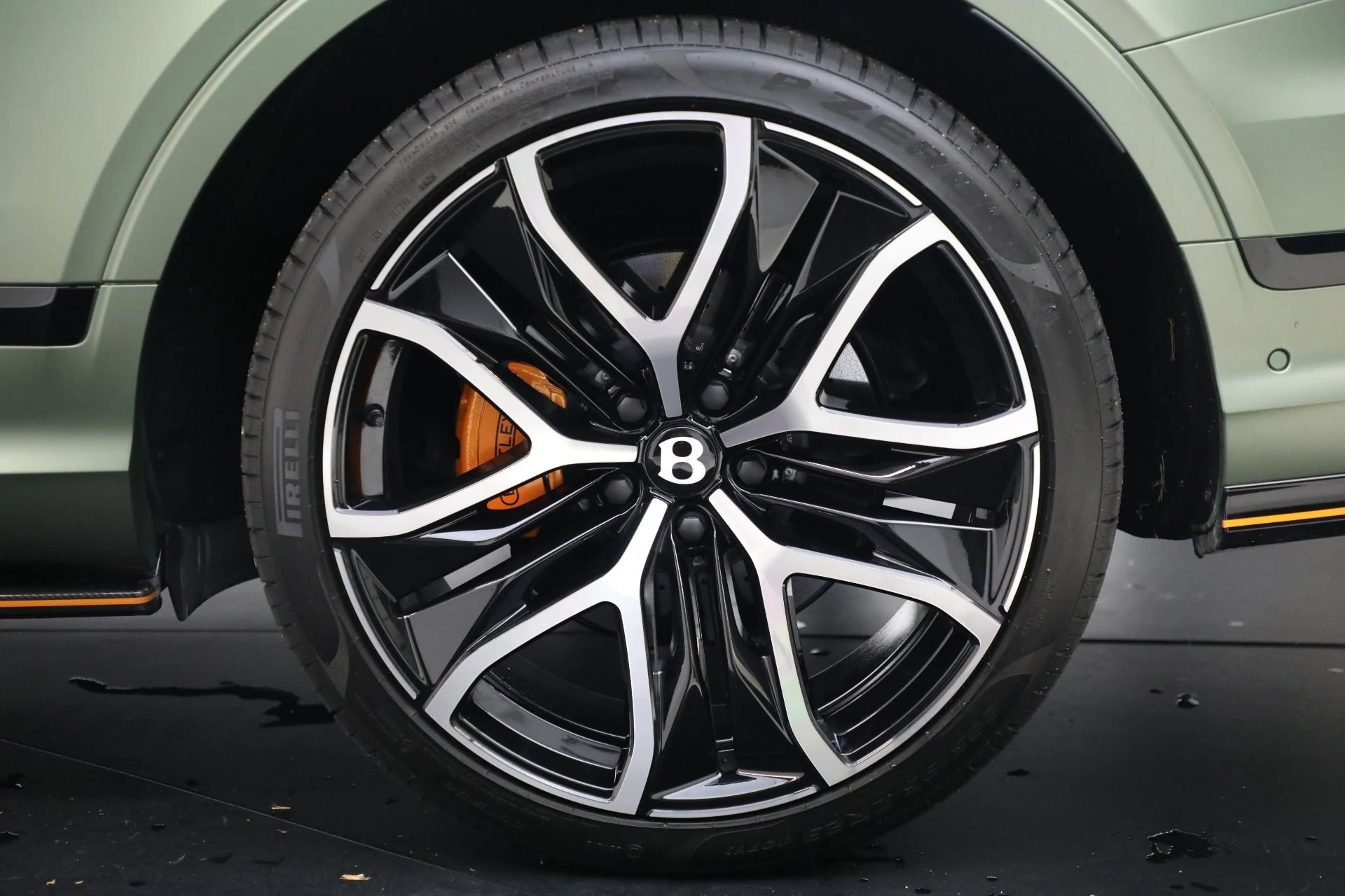 mph012_4022760414_New_2027_BENTLEY_BENTAYGA_SPEED_1761837159_7b04f45739