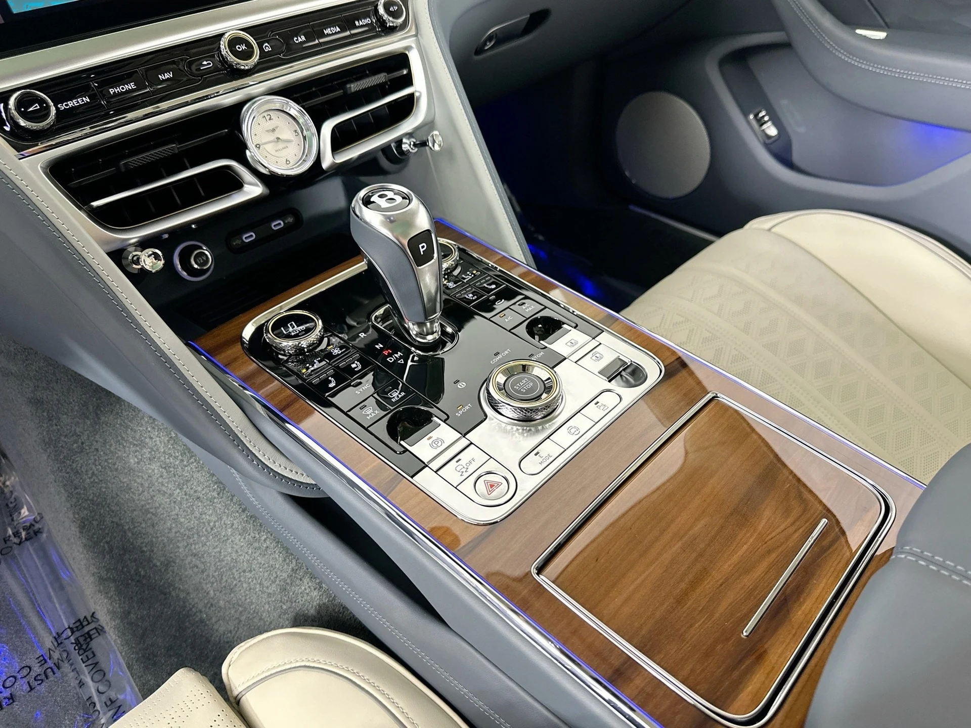 mph012_4026484081_13_20f281d225