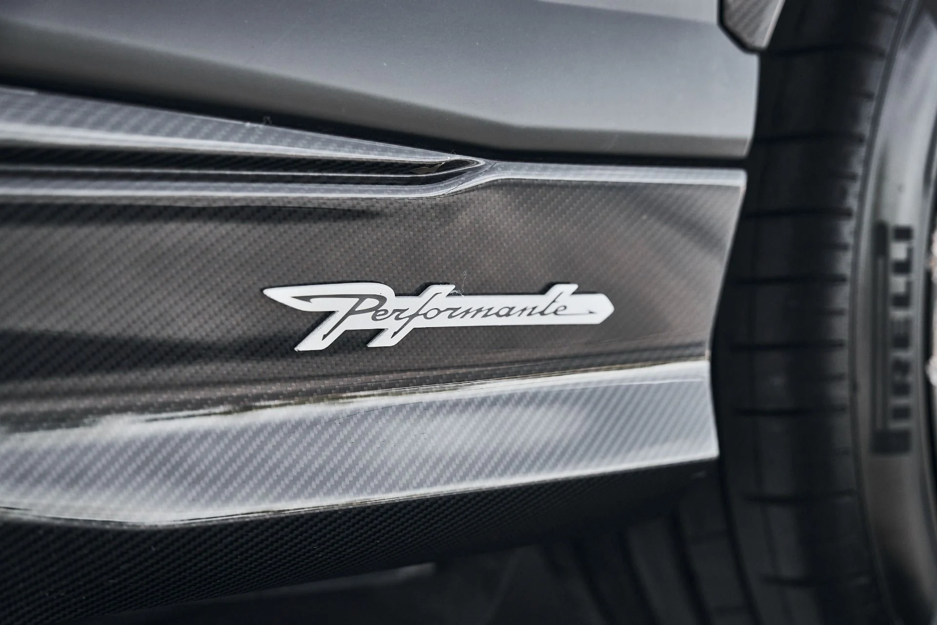 mph012_4033489462_Used_2024_Lamborghini_Urus_Performante_1779865446_17d224c911