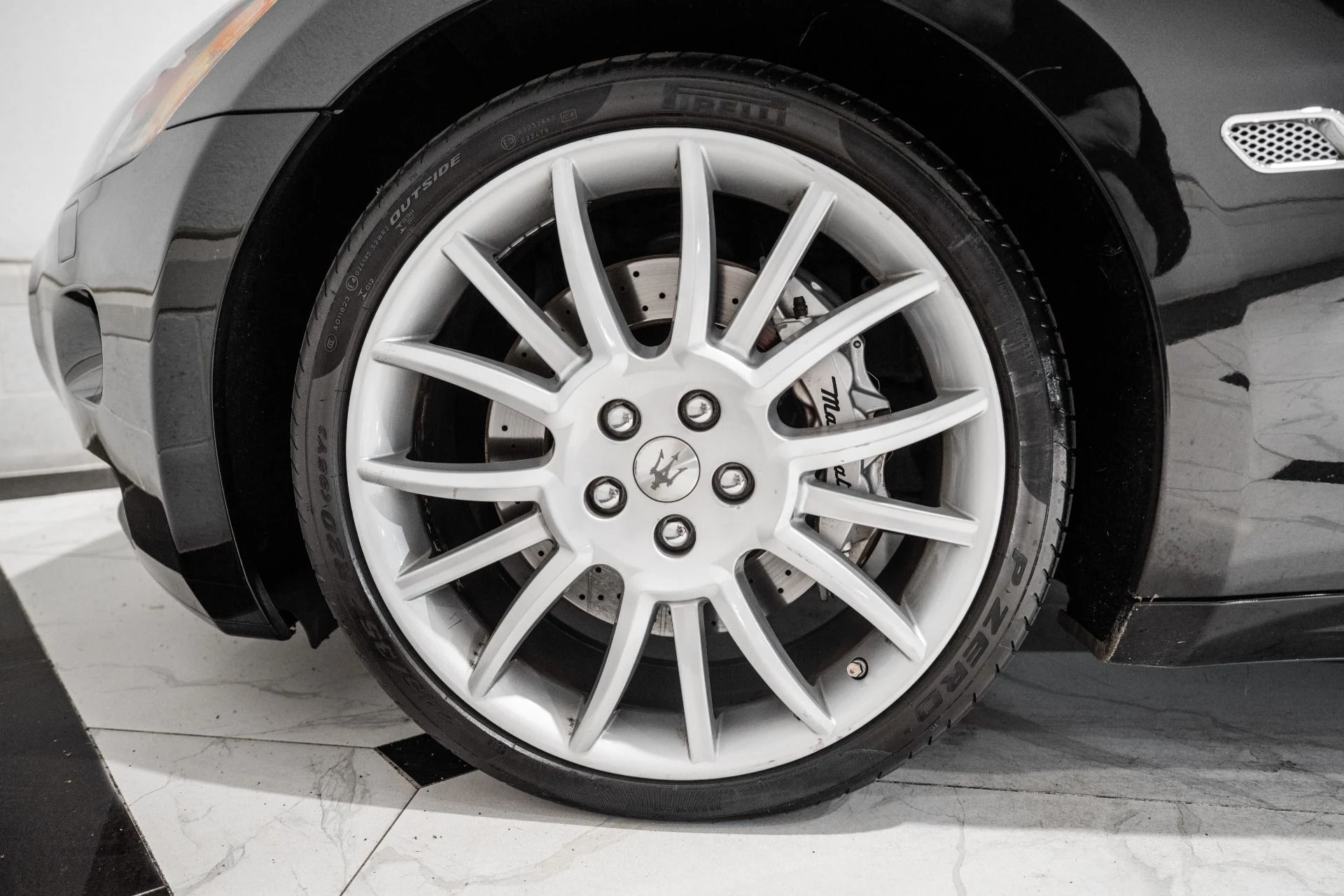 mph012_4035161156_Used_2012_Maserati_Gran_Turismo_1779160431_83d24901c6