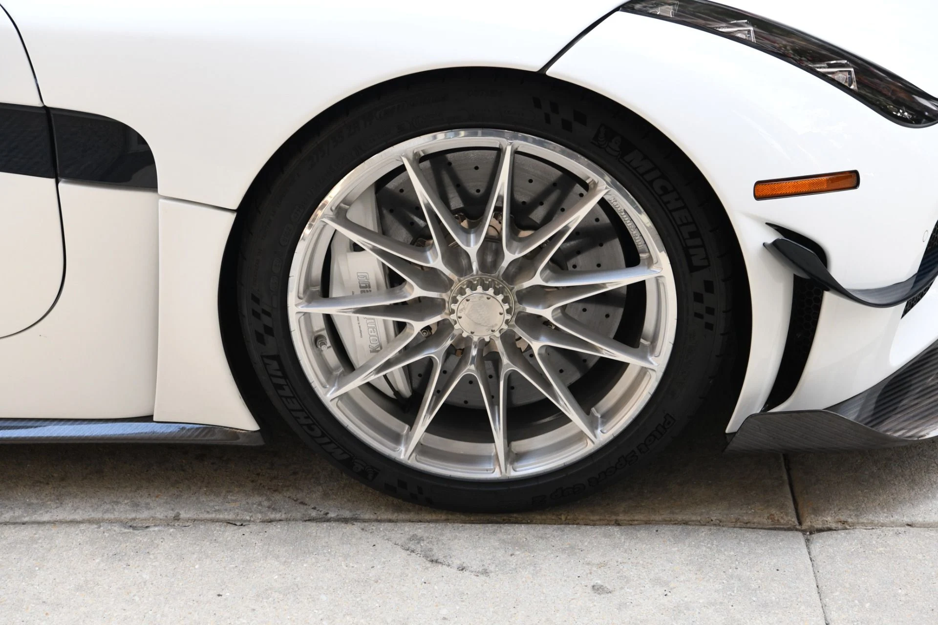 mph012_4038280926_10195_p14_l_650ef87273