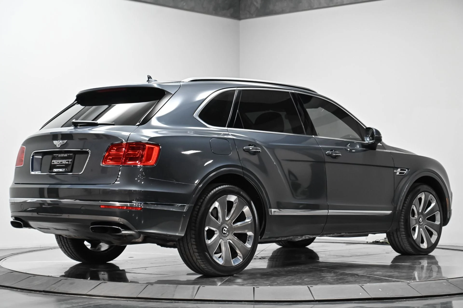 mph012_4043544329_Used_2018_Bentley_Bentayga_Mulliner_1757623684_62bb1fd564
