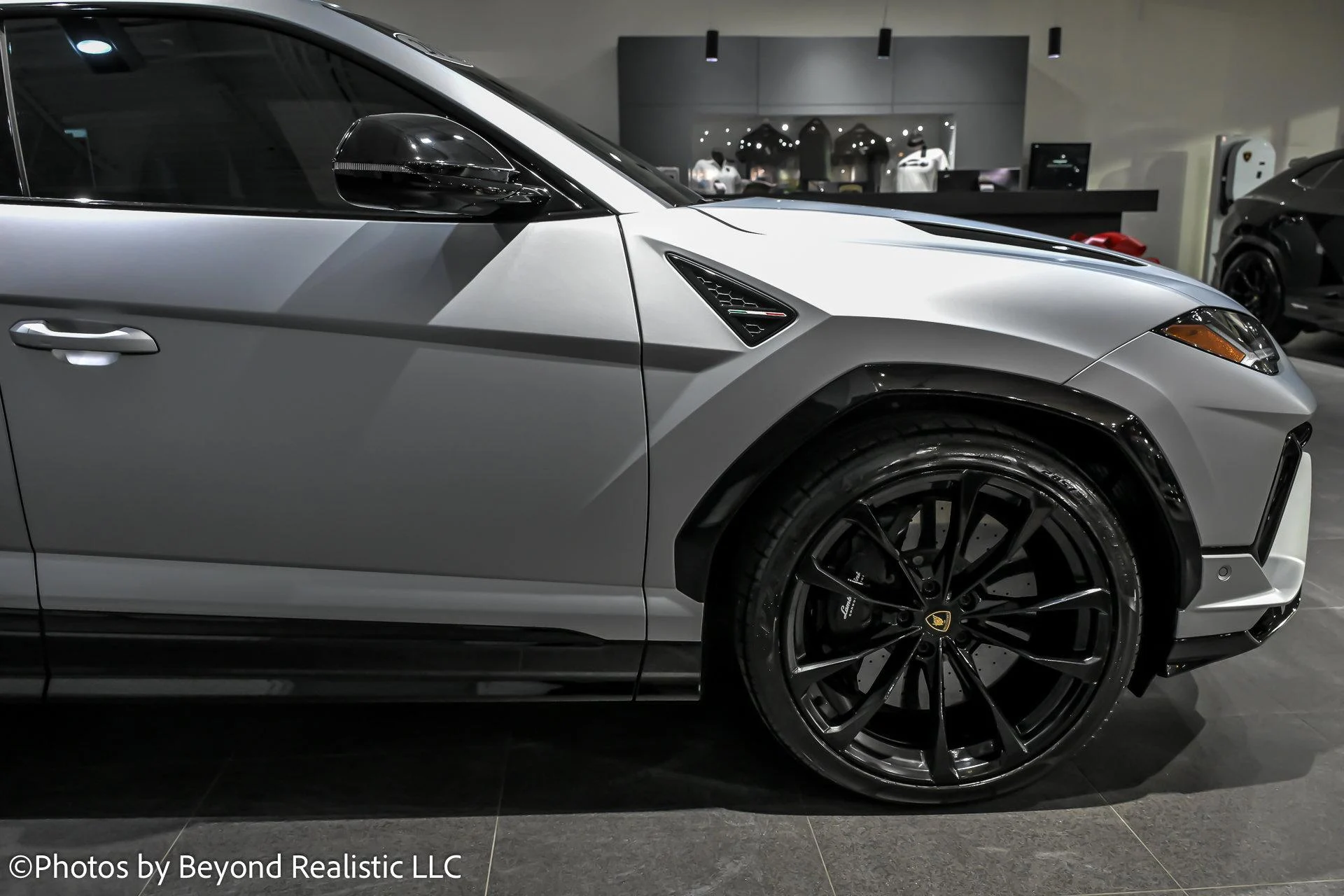 mph012_4045559792_Used_2023_Lamborghini_Urus_S_1766137472_5eb544fbbd
