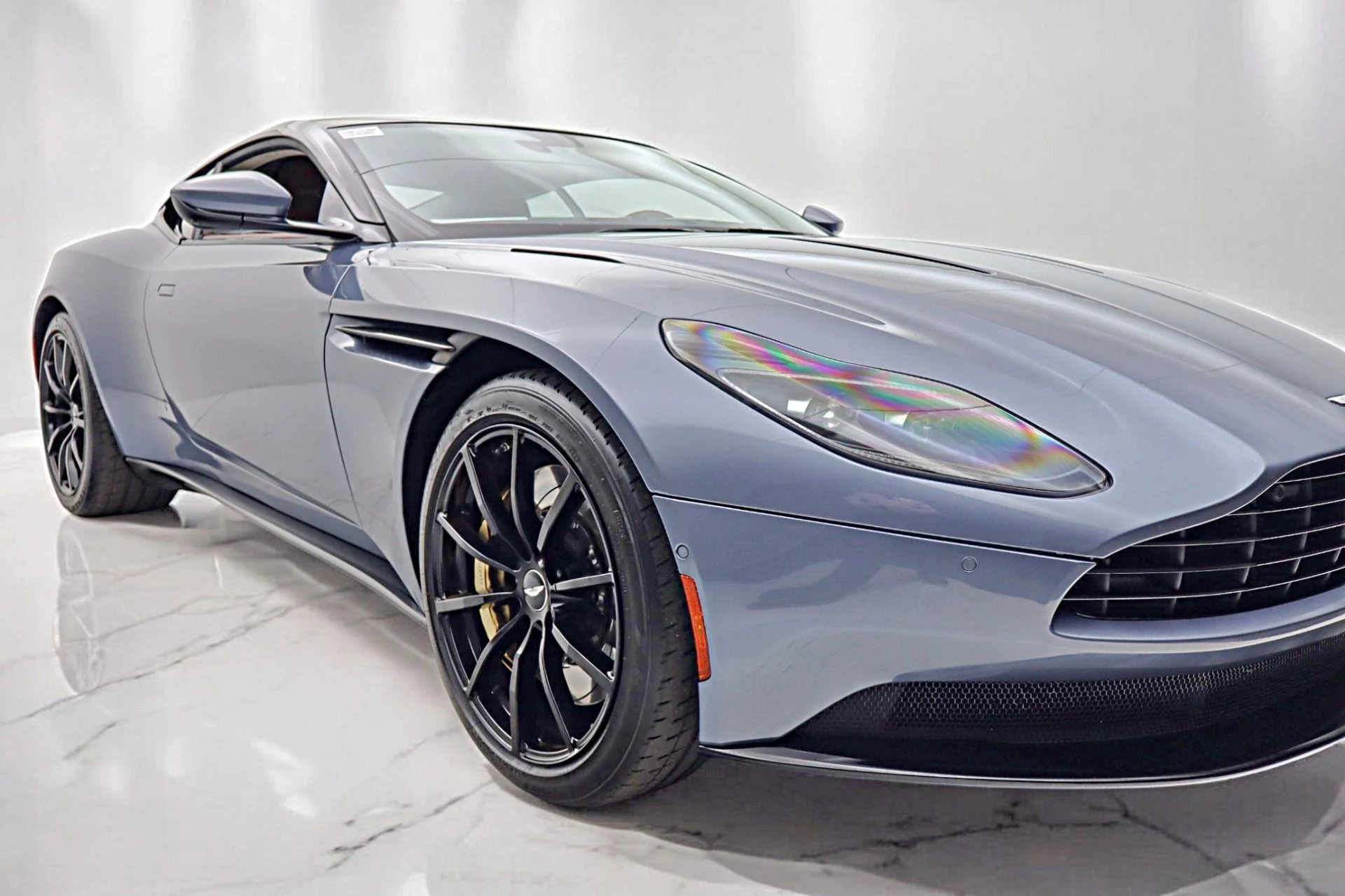 mph012_404672500_Used_2020_Aston_Martin_DB_11_AMR_d45fb99847