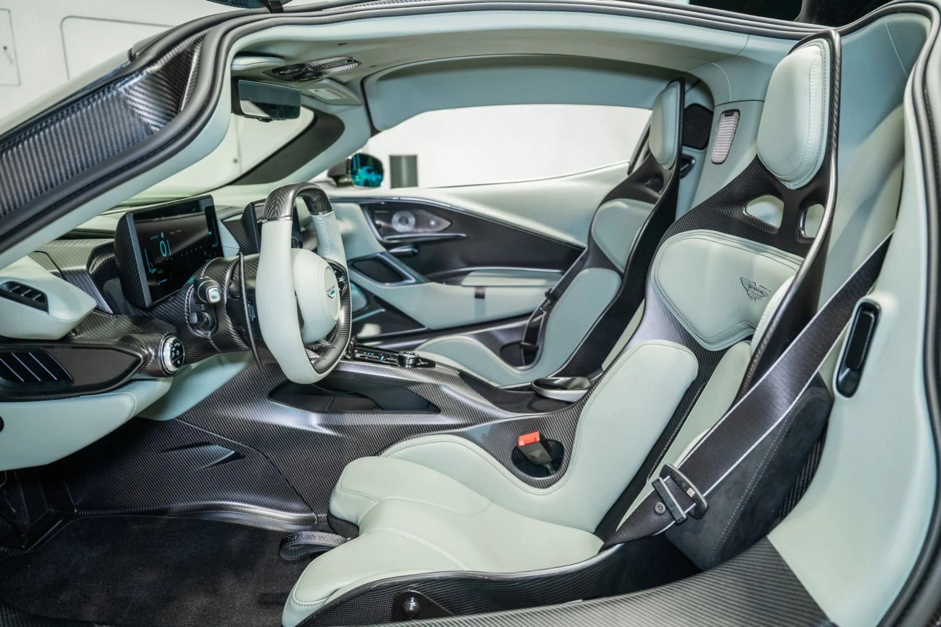 mph012_40471051_New_2026_Aston_Martin_Valhalla_1790437423_92a5f4c3d2