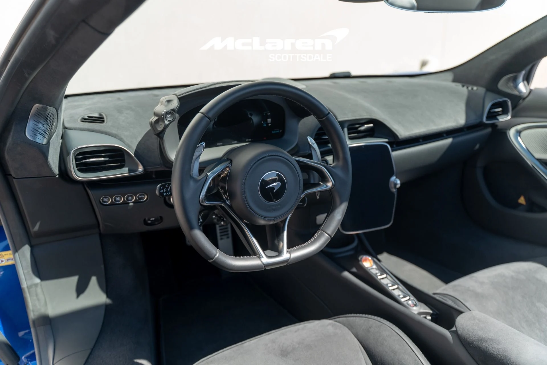 mph012_4047752078_Used_2025_MCLAREN_ARTURA_Performance_1774894895_39769de068