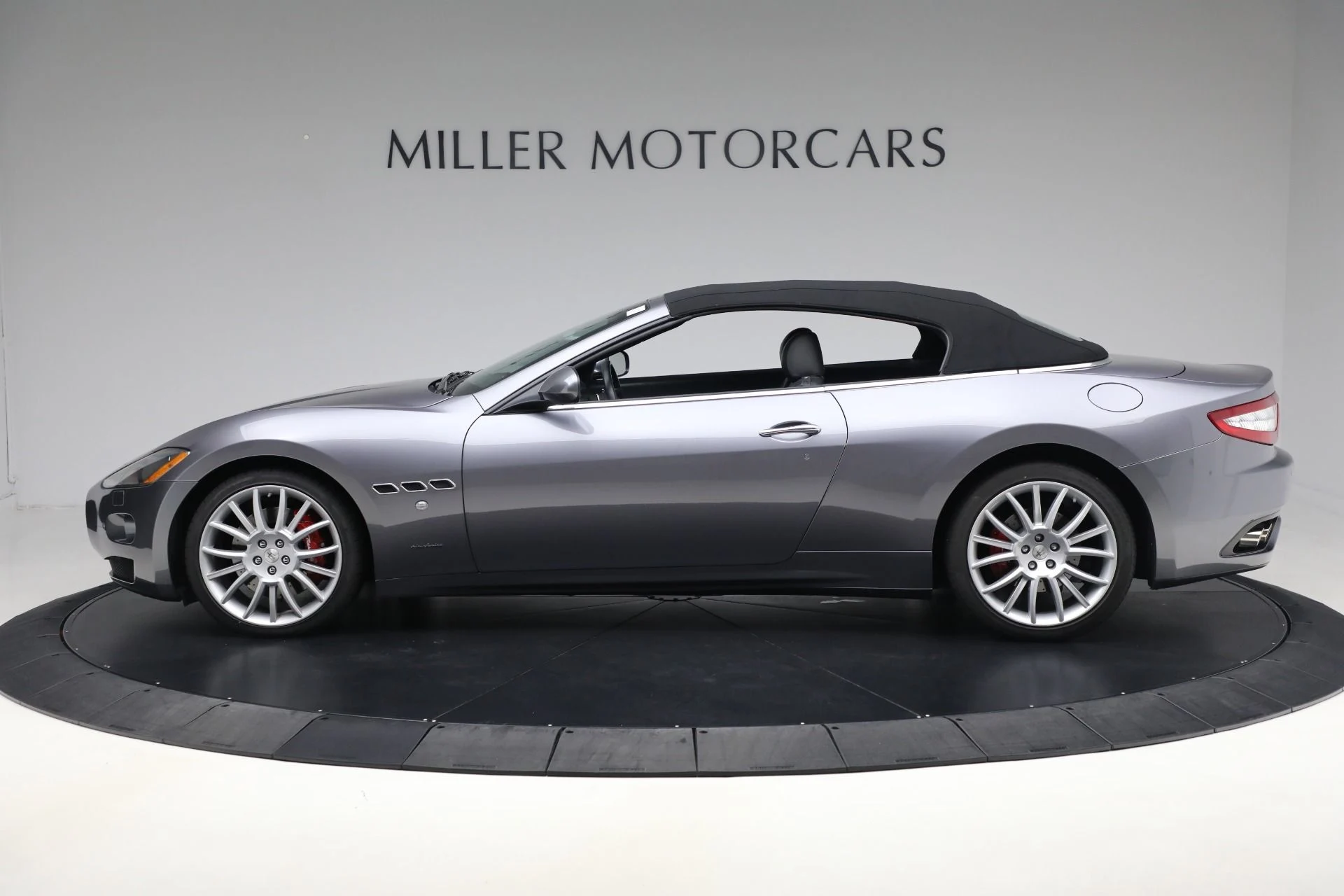 mph012_4047961294_Used_2010_Maserati_Gran_Turismo_eb0eaf1511