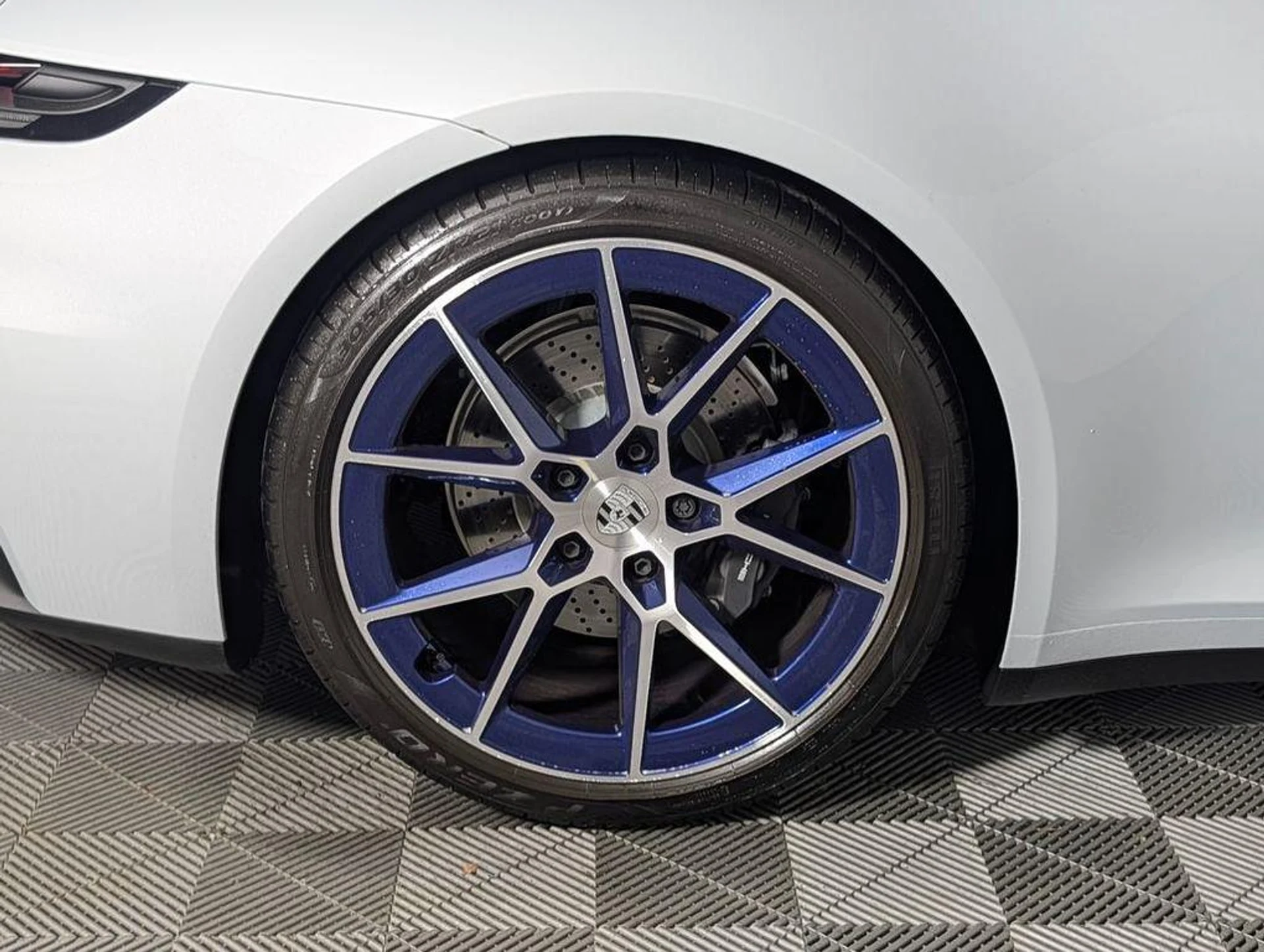 mph012_405087172_Y_Om27_By_Ee3j_HZ_Vvpo_R_Pr_CA_rvvc_03157f8ec3