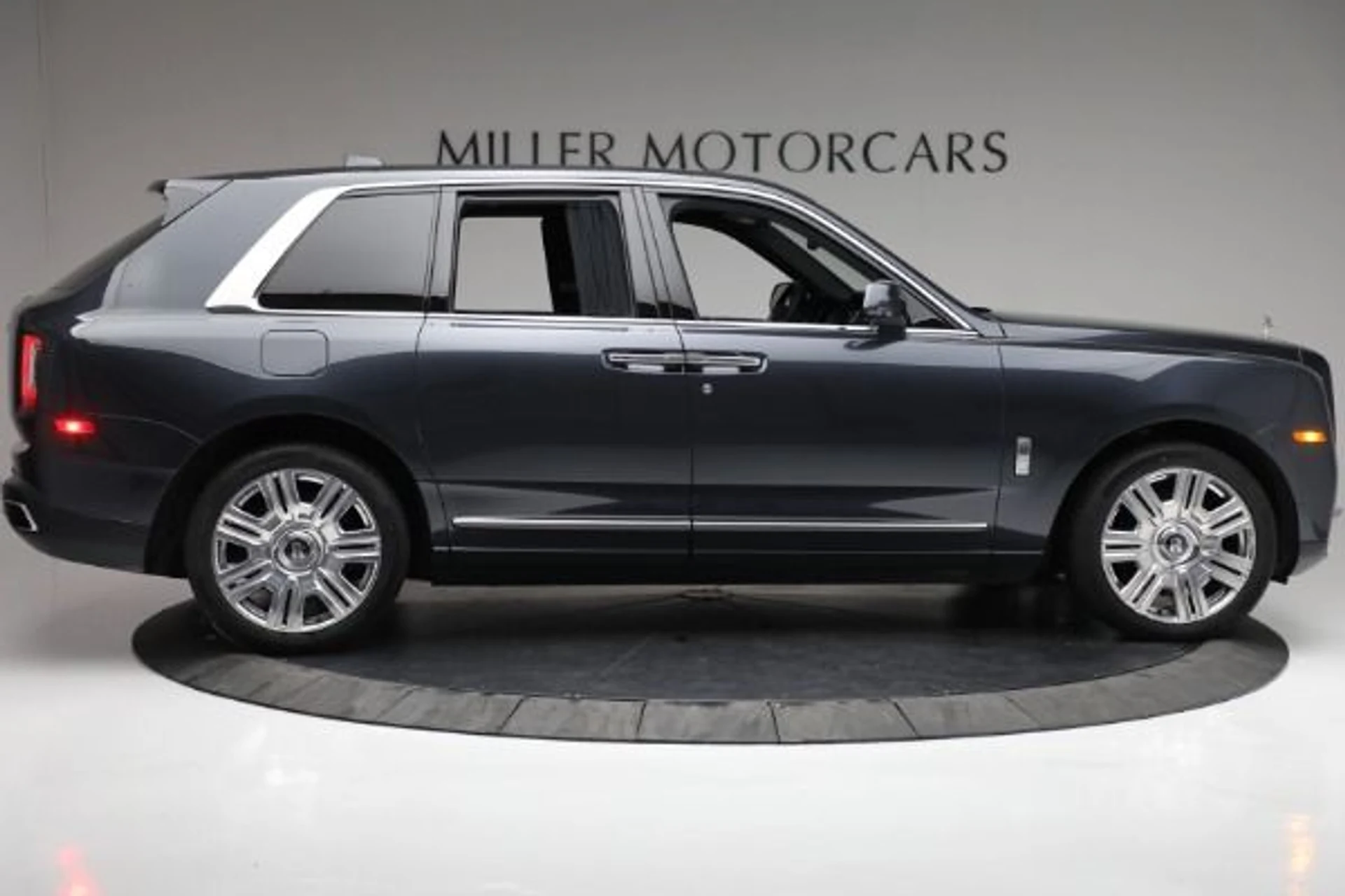 mph012_4064055897_Used_2019_Rolls_Royce_Cullinan_bb6c4e9822