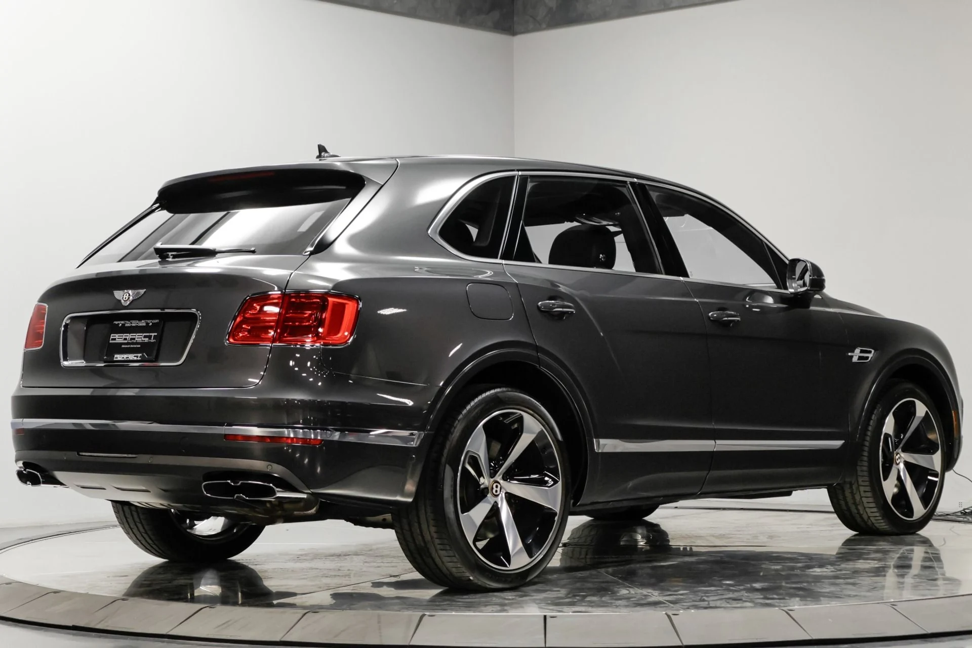 mph012_4066766867_Used_2020_Bentley_Bentayga_V8_1761664862_db38efa971