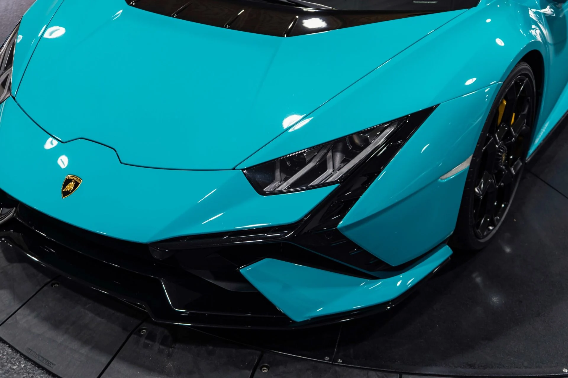 mph012_4067602685_Used_2023_Lamborghini_Huracan_Tecnica_Ad_Personam_Blu_Glauco_1770773023_777209d7cc