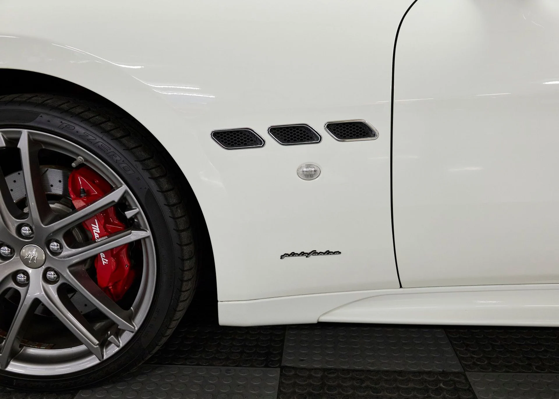 mph012_4072459348_2016_Maserati_Granturismo_11_681fb4a76f