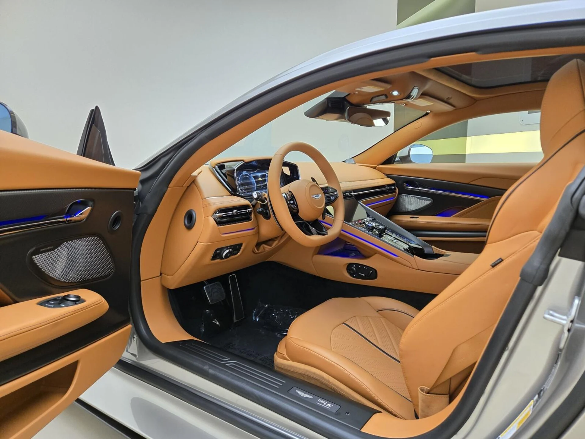 mph012_4072472925_New_2026_Aston_Martin_DB_12_1787289715_b574d06f83