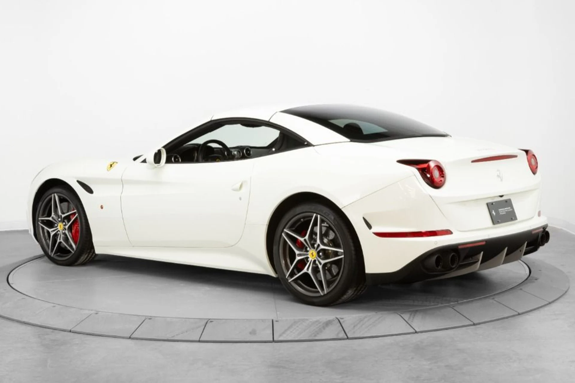 mph012_4078839530_Used_2016_Ferrari_California_T_efa5a5b5c5