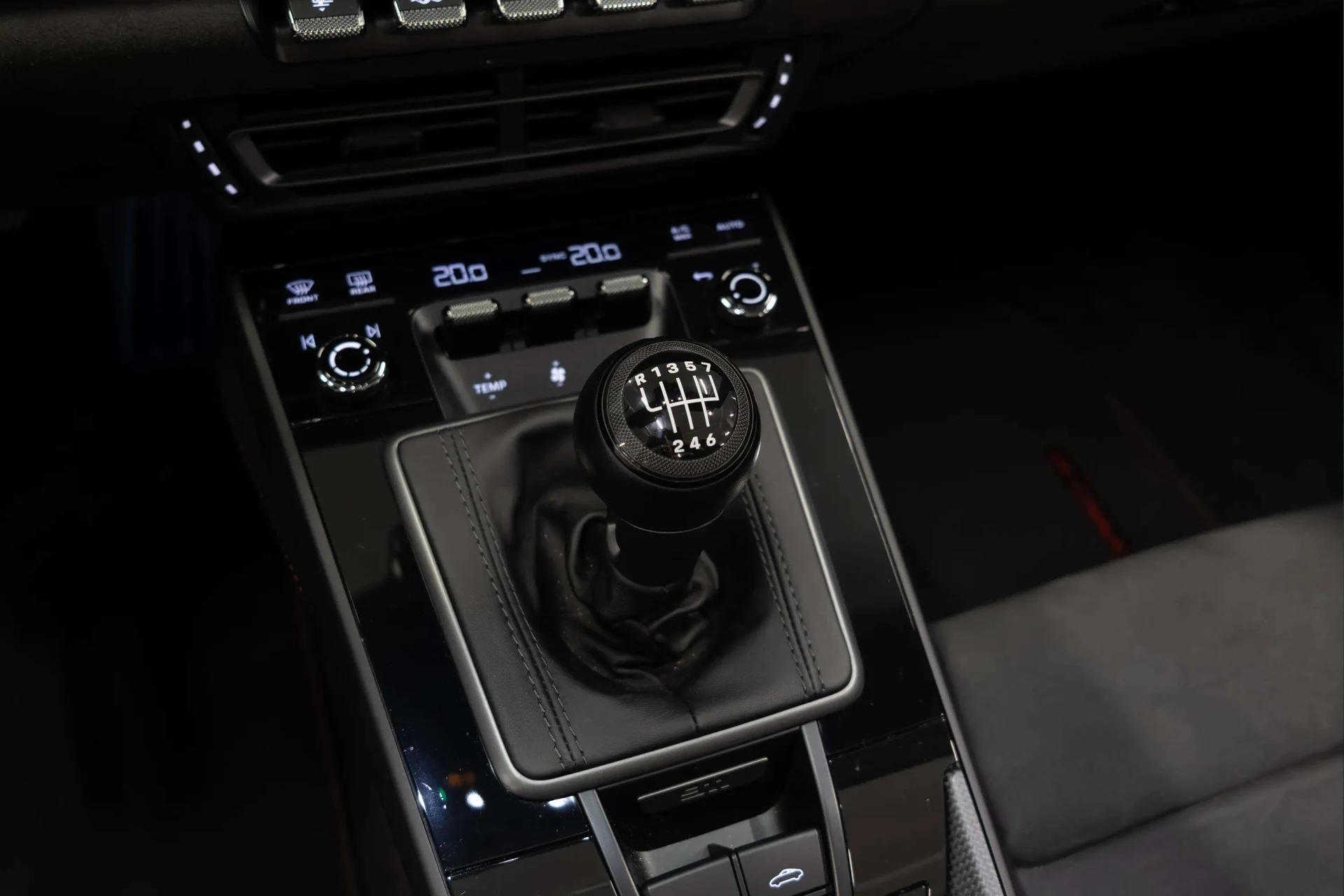 mph012_4079269333_7cfa100f_1034_4256_a88b_a7dfbb775a87_2_13_Interior_202420_Porsche2091120_Targa20420_GTS_2028_WP_0_BB_2_A91_RS_23487229_27_5cb52a0523
