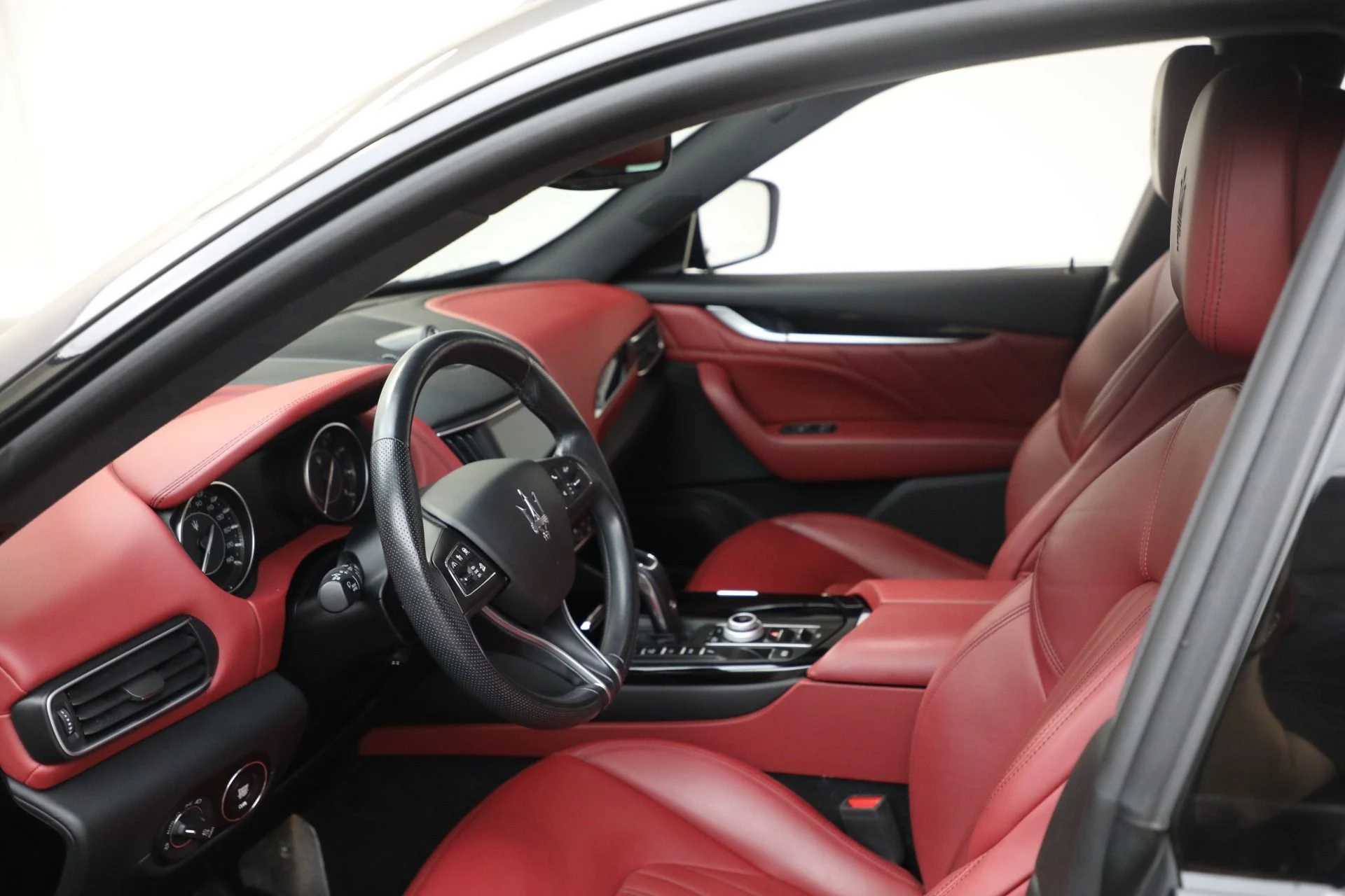 mph012_4091211425_Used_2022_Maserati_Levante_GT_1762382485_edf26bfdda