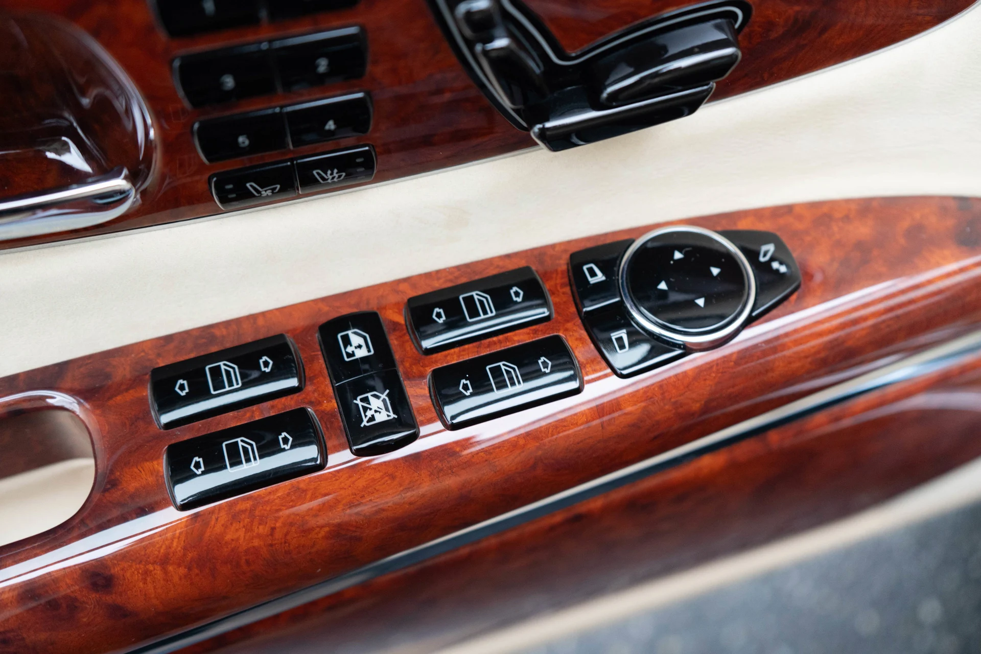 mph012_4095663728_13_56b80ee58d