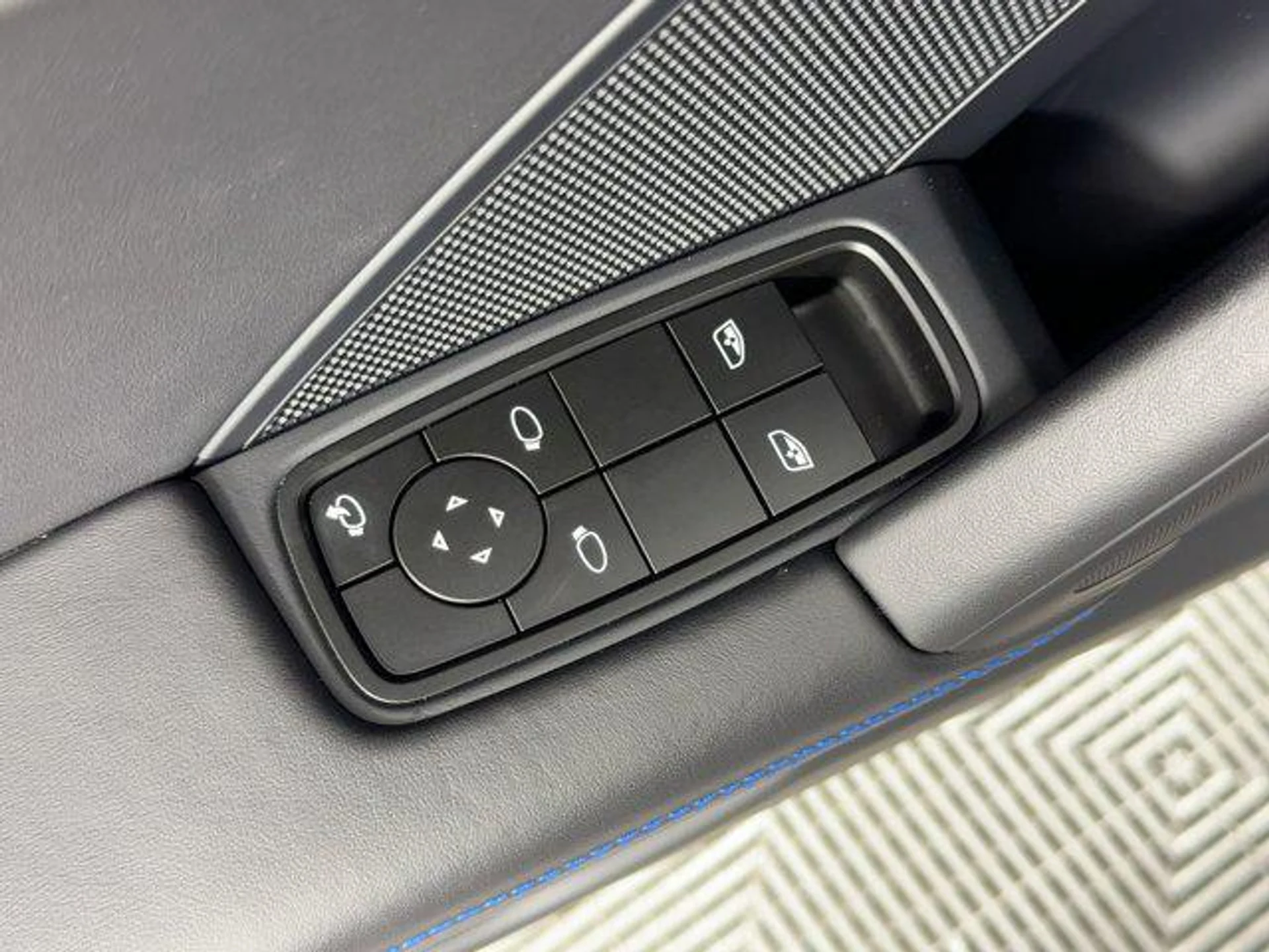 mph012_4099105624_W_Mt3h_M_Job_H_Lnu5_Q_1i4_I53_Clx0g_07cd914342