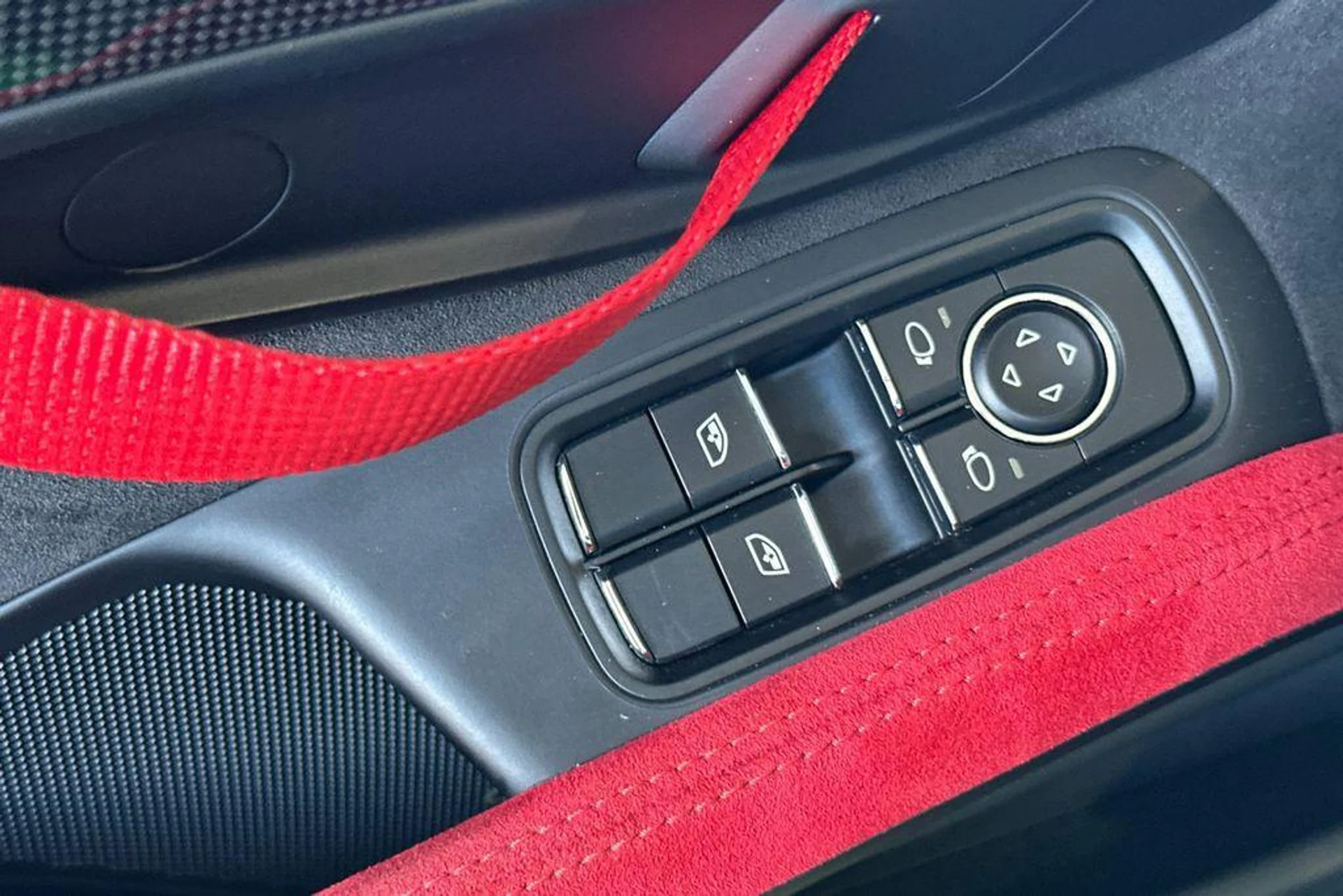 mph012_4102749357_Osghw_K_R_Vs_ylj_B_Xi4c_Uigd_OVM_86ae37b427