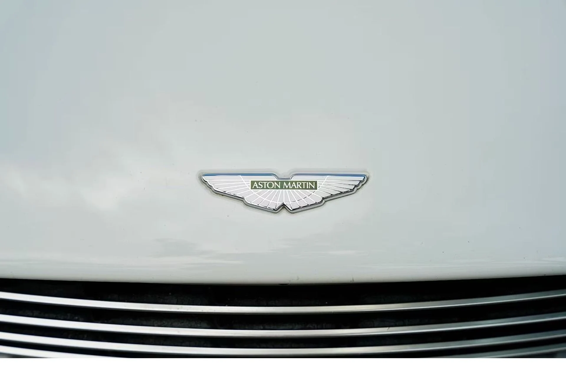 mph012_4103576397_Used_2019_Aston_Martin_DB_11_Volante_1768416501_17356e36cd