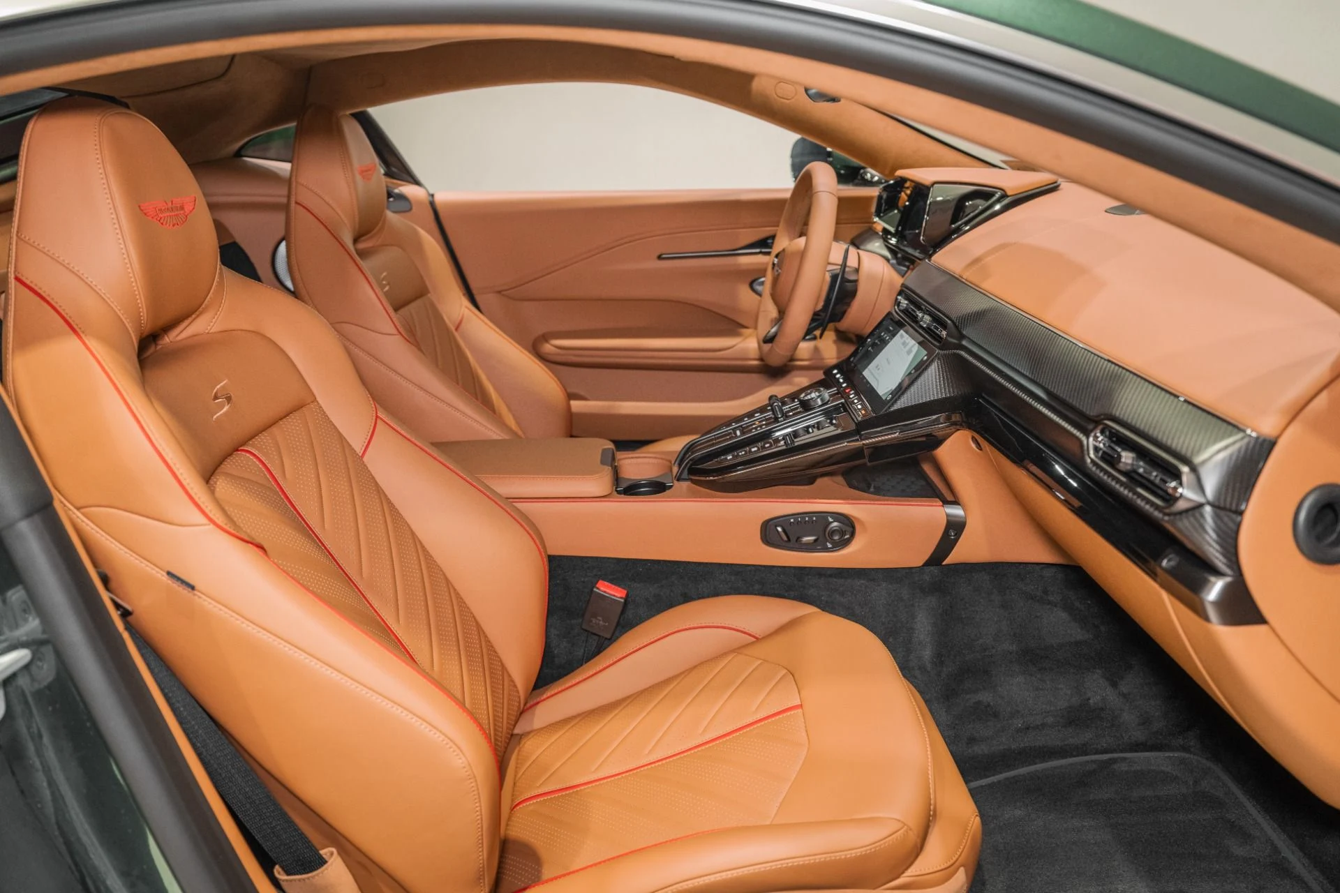 mph012_4108570472_New_2026_Aston_Martin_Vantage_S_1790177478_b3d4abdee3