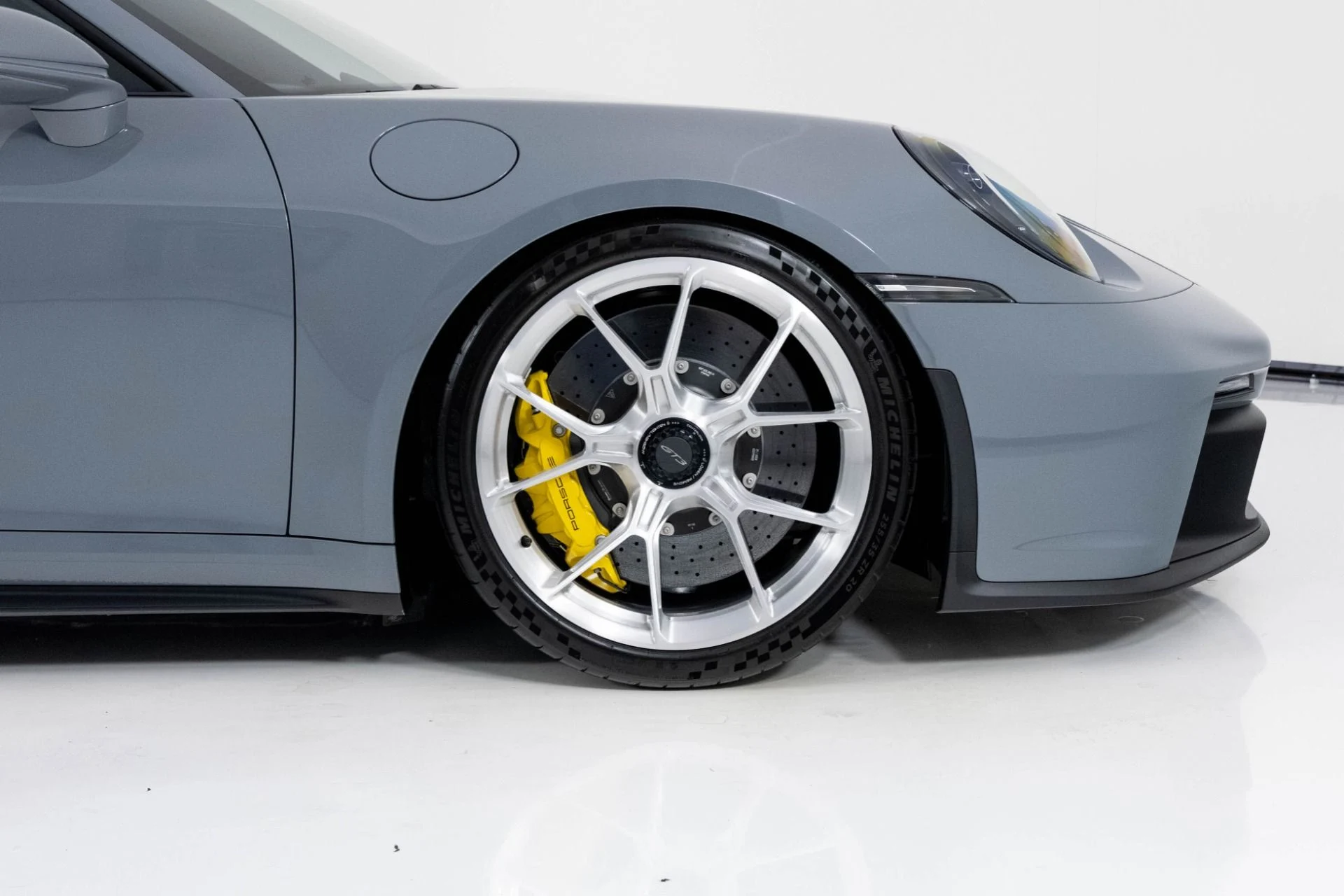 mph012_4119697583_Used_2024_Porsche_911_GT_3_1760998093_c1b3c20804