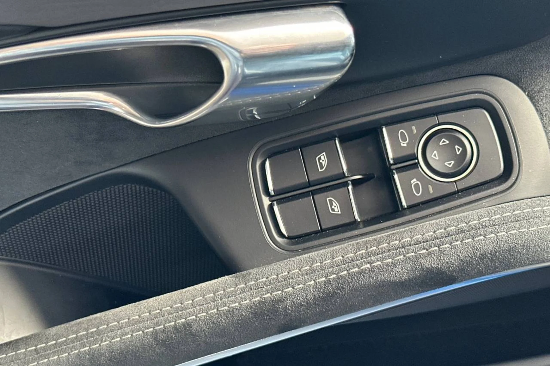 mph012_4122935927_1280_75fc837fef